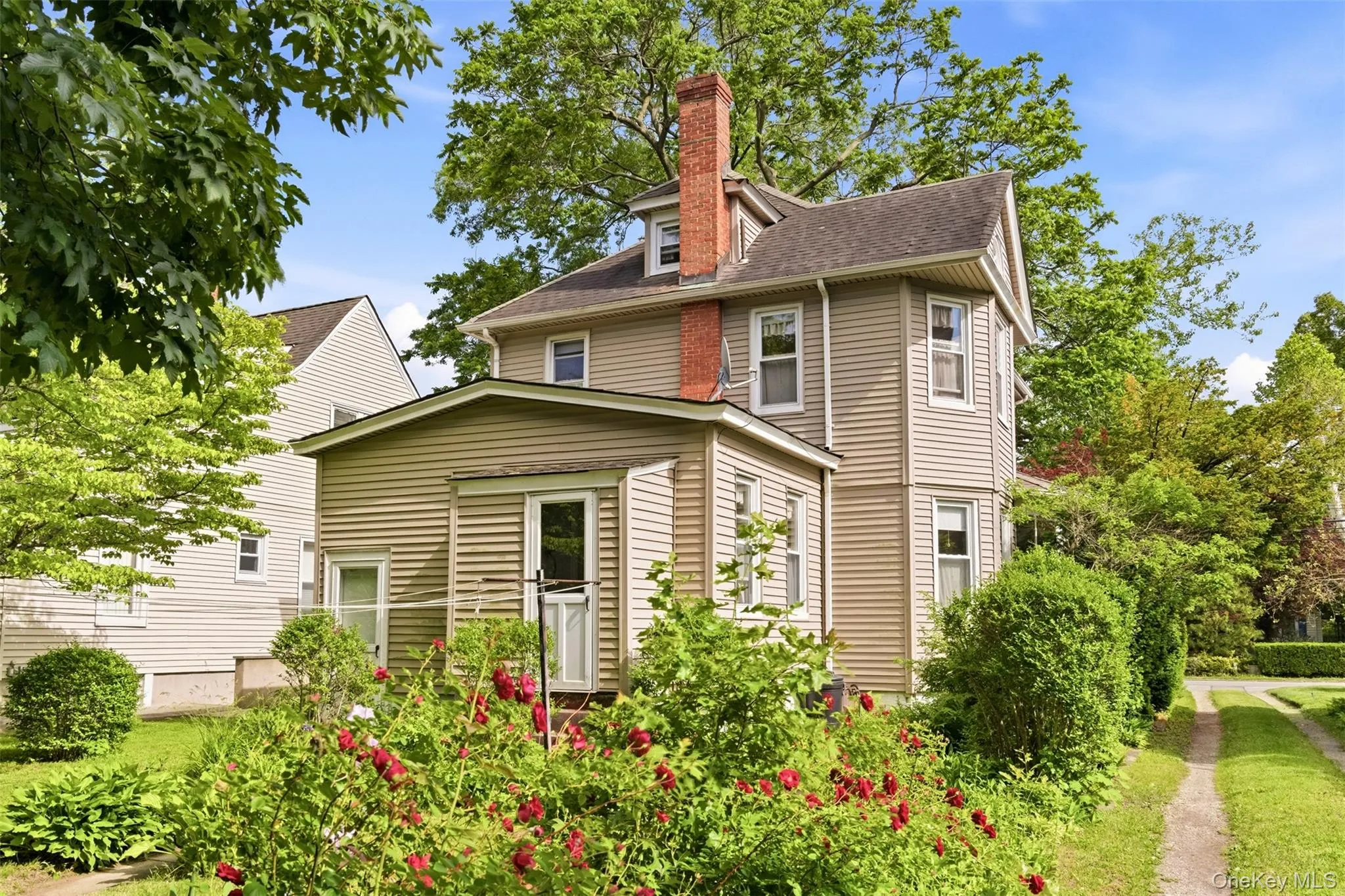 149 Maple Avenue, North Hempstead, NY, 3 Bedrooms Bedrooms, 7 Rooms Rooms,1 BathroomBathrooms,Residential,For Rent,Maple,0,1009256 149 Maple Avenue, North Hempstead, NY, 3 Bedrooms Bedrooms, 7 Rooms Rooms,1 BathroomBathrooms,Residential,For Rent,Maple,0,1009256