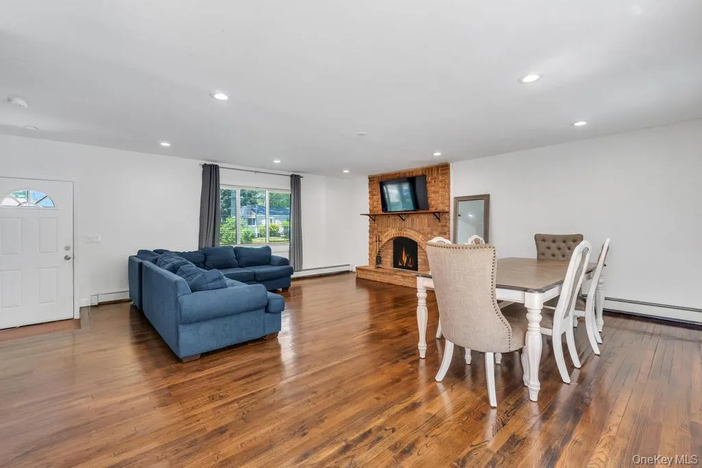 6 Harriet Street, Brookhaven, NY, 5 Bedrooms Bedrooms, 8 Rooms Rooms,2 BathroomsBathrooms,Residential,For Rent,Harriet,0,1009257 6 Harriet Street, Brookhaven, NY, 5 Bedrooms Bedrooms, 8 Rooms Rooms,2 BathroomsBathrooms,Residential,For Rent,Harriet,0,1009257