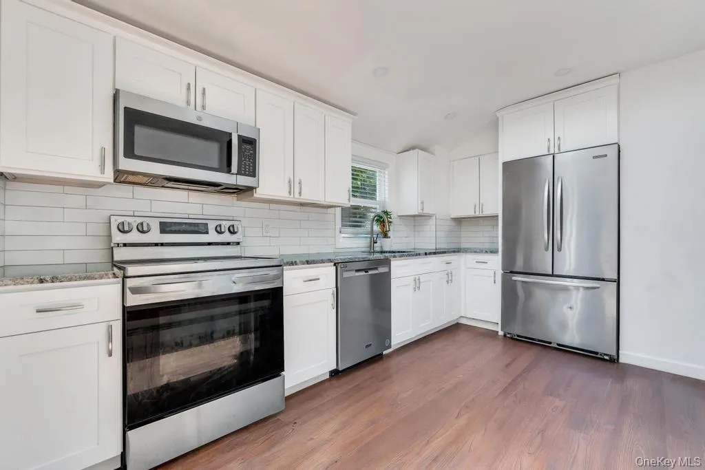 6 Harriet Street, Brookhaven, NY, 5 Bedrooms Bedrooms, 8 Rooms Rooms,2 BathroomsBathrooms,Residential,For Rent,Harriet,0,1009257 6 Harriet Street, Brookhaven, NY, 5 Bedrooms Bedrooms, 8 Rooms Rooms,2 BathroomsBathrooms,Residential,For Rent,Harriet,0,1009257
