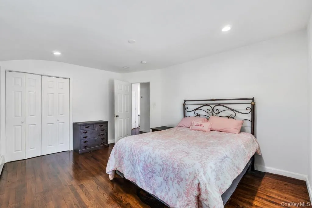 6 Harriet Street, Brookhaven, NY, 5 Bedrooms Bedrooms, 8 Rooms Rooms,2 BathroomsBathrooms,Residential,For Rent,Harriet,0,1009257 6 Harriet Street, Brookhaven, NY, 5 Bedrooms Bedrooms, 8 Rooms Rooms,2 BathroomsBathrooms,Residential,For Rent,Harriet,0,1009257