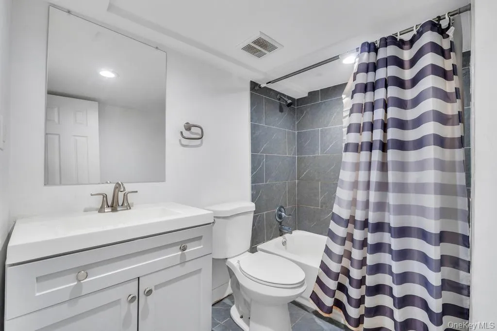 6 Harriet Street, Brookhaven, NY, 5 Bedrooms Bedrooms, 8 Rooms Rooms,2 BathroomsBathrooms,Residential,For Rent,Harriet,0,1009257 6 Harriet Street, Brookhaven, NY, 5 Bedrooms Bedrooms, 8 Rooms Rooms,2 BathroomsBathrooms,Residential,For Rent,Harriet,0,1009257