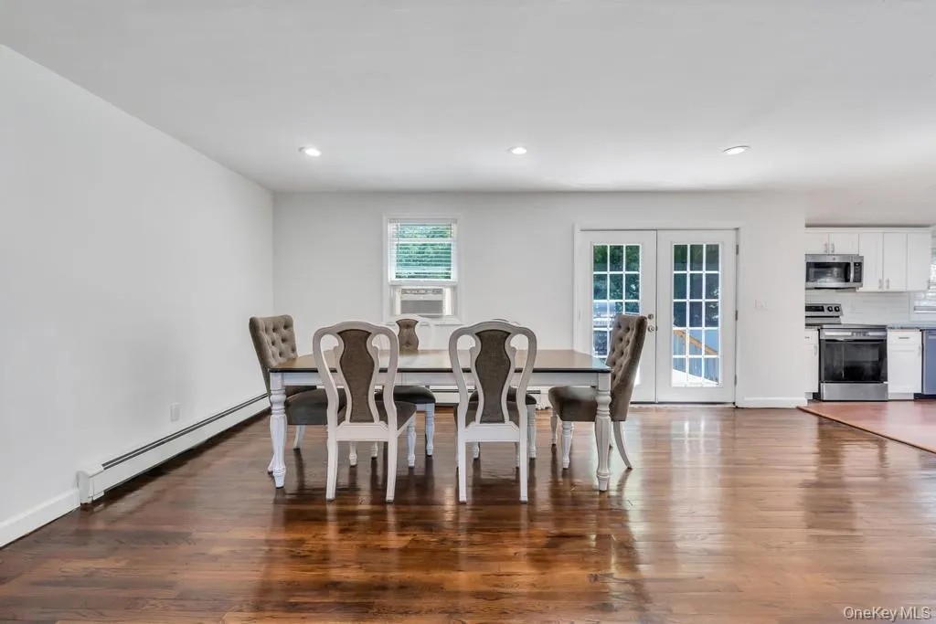 6 Harriet Street, Brookhaven, NY, 5 Bedrooms Bedrooms, 8 Rooms Rooms,2 BathroomsBathrooms,Residential,For Rent,Harriet,0,1009257 6 Harriet Street, Brookhaven, NY, 5 Bedrooms Bedrooms, 8 Rooms Rooms,2 BathroomsBathrooms,Residential,For Rent,Harriet,0,1009257