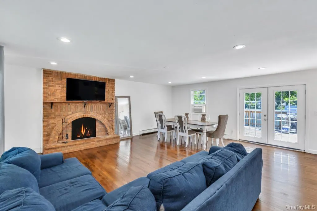 6 Harriet Street, Brookhaven, NY, 5 Bedrooms Bedrooms, 8 Rooms Rooms,2 BathroomsBathrooms,Residential,For Rent,Harriet,0,1009257 6 Harriet Street, Brookhaven, NY, 5 Bedrooms Bedrooms, 8 Rooms Rooms,2 BathroomsBathrooms,Residential,For Rent,Harriet,0,1009257