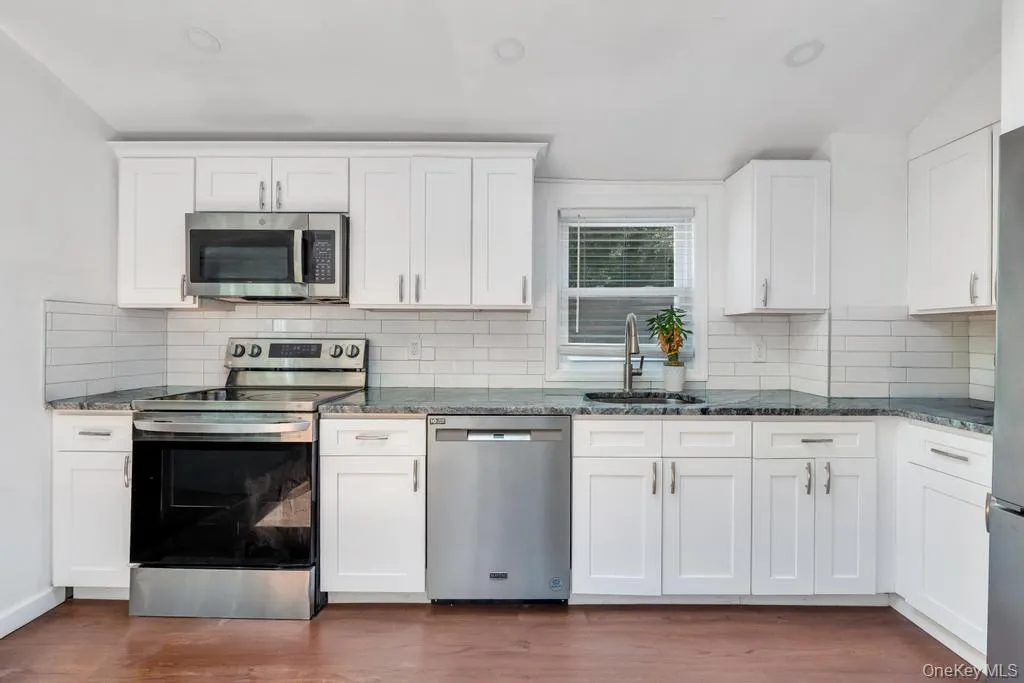 6 Harriet Street, Brookhaven, NY, 5 Bedrooms Bedrooms, 8 Rooms Rooms,2 BathroomsBathrooms,Residential,For Rent,Harriet,0,1009257 6 Harriet Street, Brookhaven, NY, 5 Bedrooms Bedrooms, 8 Rooms Rooms,2 BathroomsBathrooms,Residential,For Rent,Harriet,0,1009257