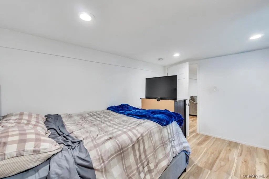 6 Harriet Street, Brookhaven, NY, 5 Bedrooms Bedrooms, 8 Rooms Rooms,2 BathroomsBathrooms,Residential,For Rent,Harriet,0,1009257 6 Harriet Street, Brookhaven, NY, 5 Bedrooms Bedrooms, 8 Rooms Rooms,2 BathroomsBathrooms,Residential,For Rent,Harriet,0,1009257