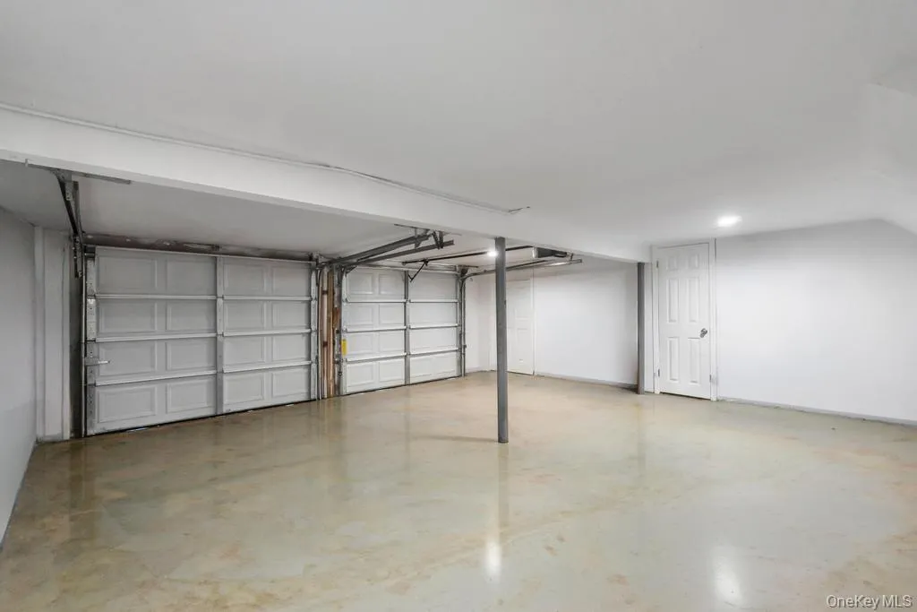 6 Harriet Street, Brookhaven, NY, 5 Bedrooms Bedrooms, 8 Rooms Rooms,2 BathroomsBathrooms,Residential,For Rent,Harriet,0,1009257 6 Harriet Street, Brookhaven, NY, 5 Bedrooms Bedrooms, 8 Rooms Rooms,2 BathroomsBathrooms,Residential,For Rent,Harriet,0,1009257
