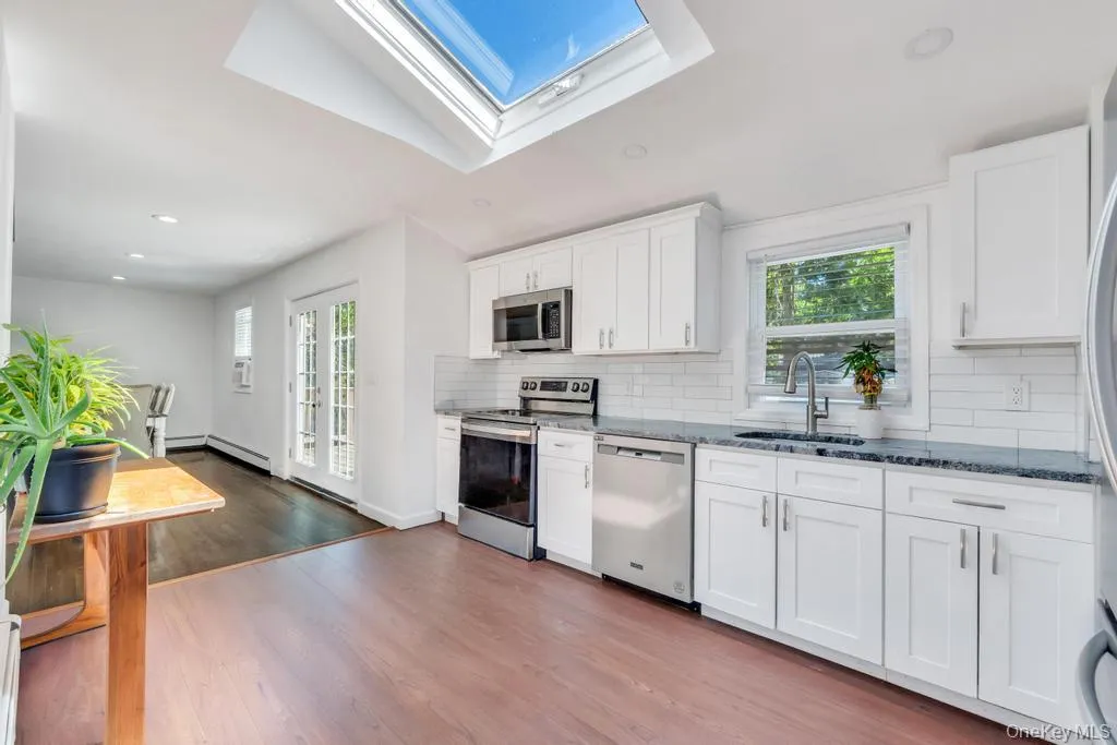 6 Harriet Street, Brookhaven, NY, 5 Bedrooms Bedrooms, 8 Rooms Rooms,2 BathroomsBathrooms,Residential,For Rent,Harriet,0,1009257 6 Harriet Street, Brookhaven, NY, 5 Bedrooms Bedrooms, 8 Rooms Rooms,2 BathroomsBathrooms,Residential,For Rent,Harriet,0,1009257