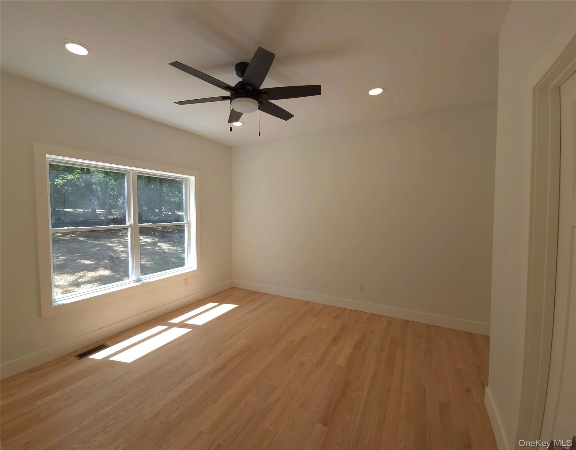 Office/Den/Guest Suite with attached bathroom Office/Den/Guest Suite with attached bathroom