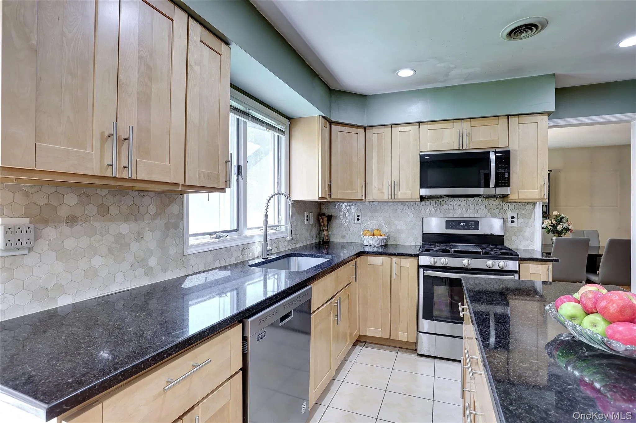 561 New Hempstead Road, Ramapo, NY, 4 Bedrooms Bedrooms, 10 Rooms Rooms,2 BathroomsBathrooms,Residential,For Rent,New Hempstead,0,1009272 561 New Hempstead Road, Ramapo, NY, 4 Bedrooms Bedrooms, 10 Rooms Rooms,2 BathroomsBathrooms,Residential,For Rent,New Hempstead,0,1009272