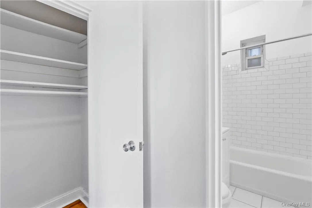 411 Bronx River Road, Yonkers, NY, 3 Rooms Rooms,1 BathroomBathrooms,Residential Lease,For Rent,Bronx River,0,1009278 411 Bronx River Road, Yonkers, NY, 3 Rooms Rooms,1 BathroomBathrooms,Residential Lease,For Rent,Bronx River,0,1009278