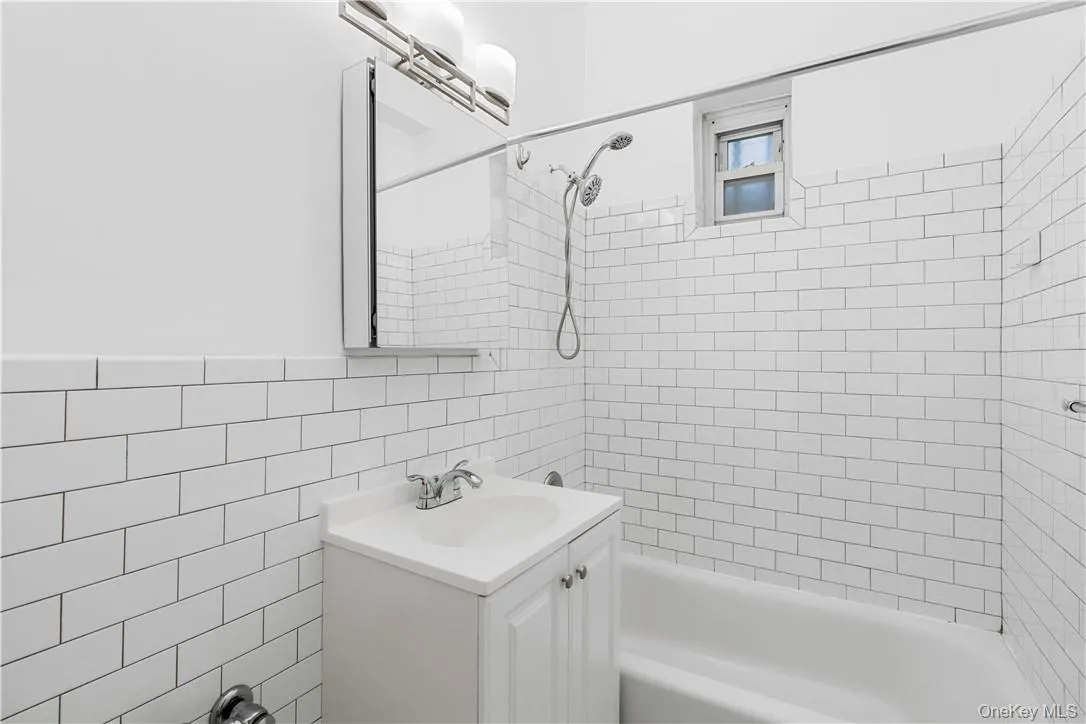 411 Bronx River Road, Yonkers, NY, 3 Rooms Rooms,1 BathroomBathrooms,Residential Lease,For Rent,Bronx River,0,1009278 411 Bronx River Road, Yonkers, NY, 3 Rooms Rooms,1 BathroomBathrooms,Residential Lease,For Rent,Bronx River,0,1009278