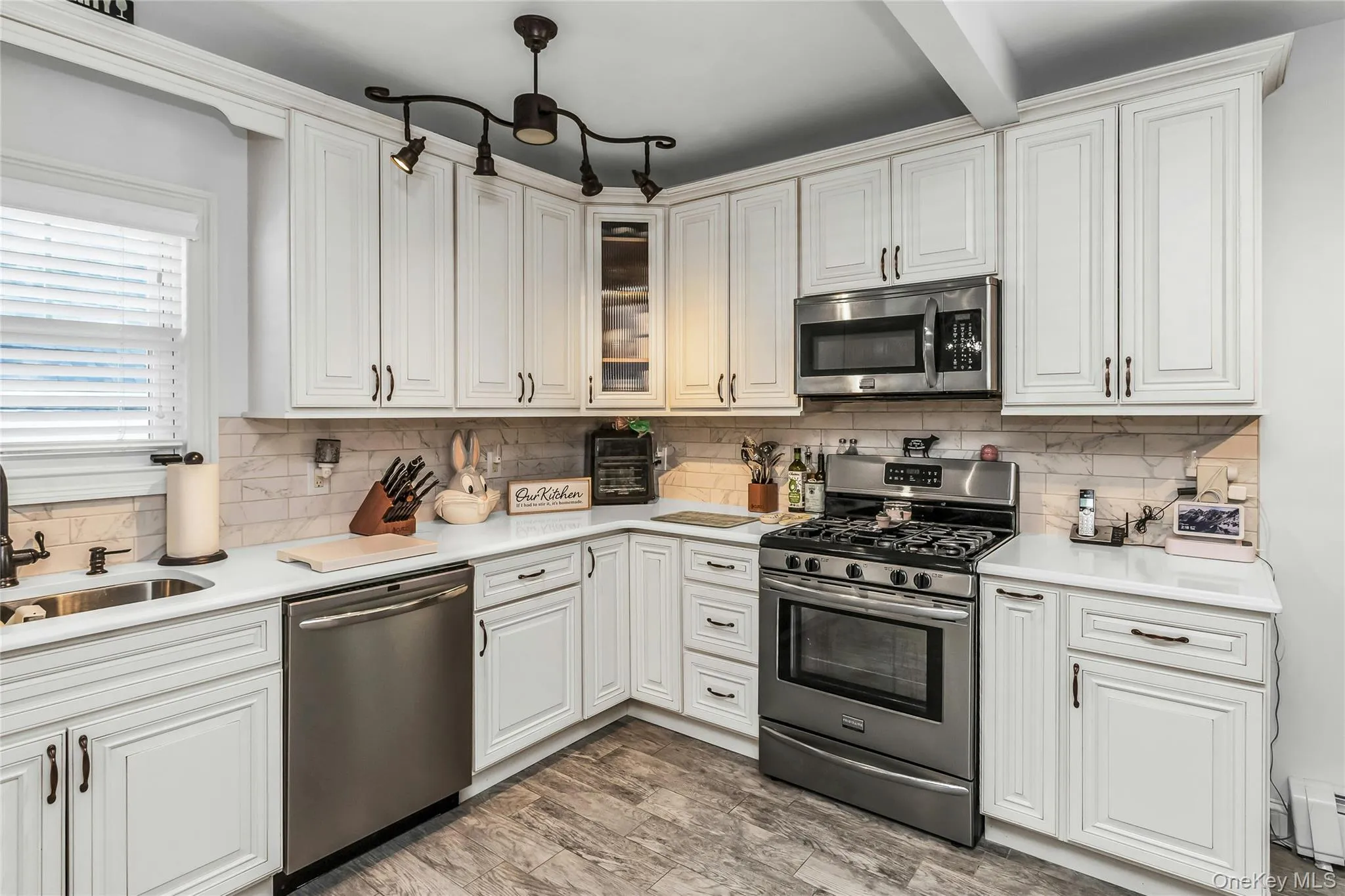 638 6th Avenue, Hempstead, NY, 3 Bedrooms Bedrooms, 6 Rooms Rooms,2 BathroomsBathrooms,Residential,For Rent,6th,0,1009279 638 6th Avenue, Hempstead, NY, 3 Bedrooms Bedrooms, 6 Rooms Rooms,2 BathroomsBathrooms,Residential,For Rent,6th,0,1009279