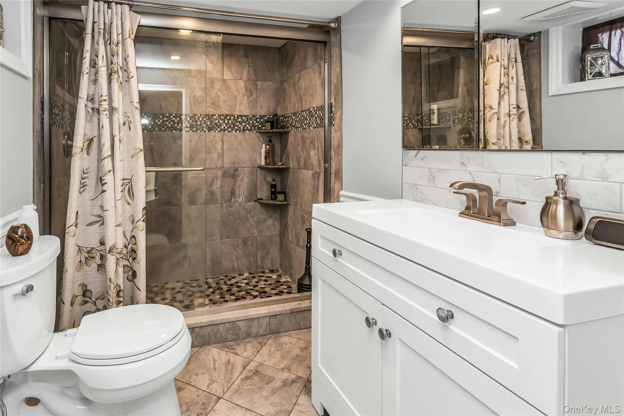 638 6th Avenue, Hempstead, NY, 3 Bedrooms Bedrooms, 6 Rooms Rooms,2 BathroomsBathrooms,Residential,For Rent,6th,0,1009279 638 6th Avenue, Hempstead, NY, 3 Bedrooms Bedrooms, 6 Rooms Rooms,2 BathroomsBathrooms,Residential,For Rent,6th,0,1009279
