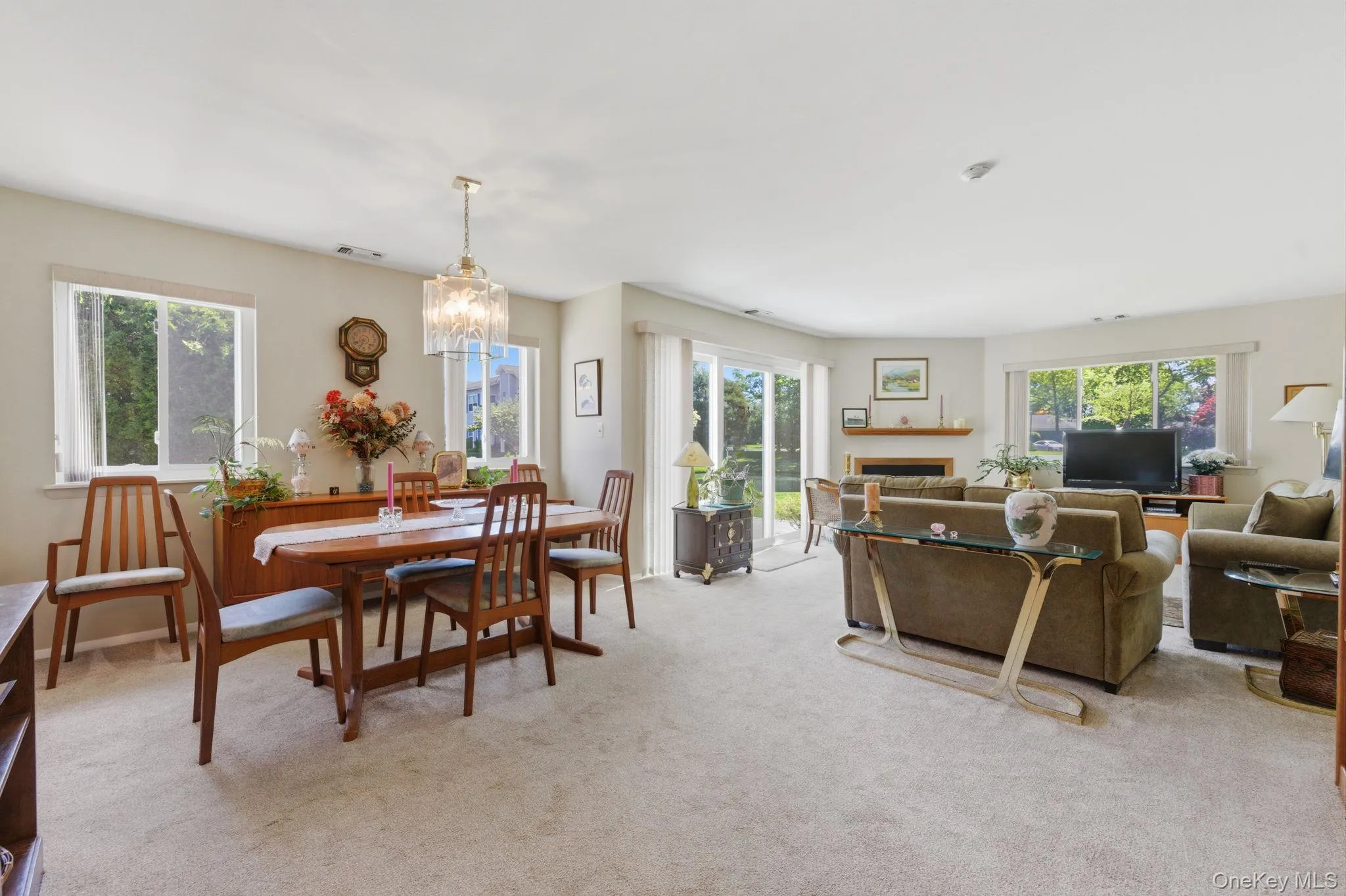 376 Quarry Pond Court, Brookhaven, NY, 2 Bedrooms Bedrooms, 5 Rooms Rooms,2 BathroomsBathrooms,Residential,For Rent,Quarry Pond,0,1009291 376 Quarry Pond Court, Brookhaven, NY, 2 Bedrooms Bedrooms, 5 Rooms Rooms,2 BathroomsBathrooms,Residential,For Rent,Quarry Pond,0,1009291