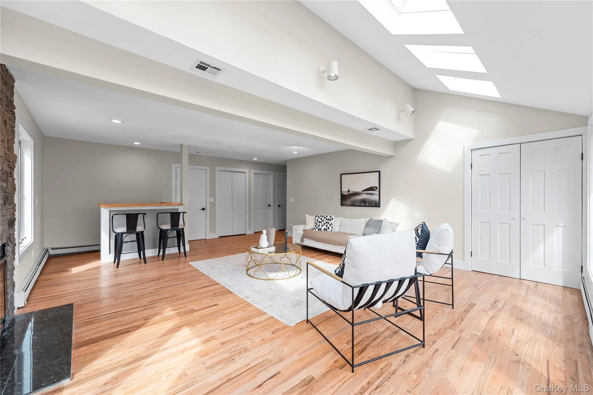 3 Indian Valley Road, Brookhaven, NY, 5 Bedrooms Bedrooms, 15 Rooms Rooms,3 BathroomsBathrooms,Residential,For Rent,Indian Valley,0,1009297 3 Indian Valley Road, Brookhaven, NY, 5 Bedrooms Bedrooms, 15 Rooms Rooms,3 BathroomsBathrooms,Residential,For Rent,Indian Valley,0,1009297