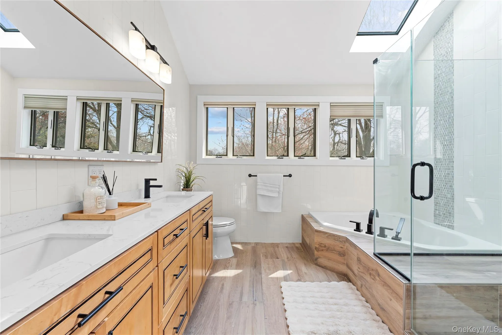 3 Indian Valley Road, Brookhaven, NY, 5 Bedrooms Bedrooms, 15 Rooms Rooms,3 BathroomsBathrooms,Residential,For Rent,Indian Valley,0,KEY1009297 3 Indian Valley Road, Brookhaven, NY, 5 Bedrooms Bedrooms, 15 Rooms Rooms,3 BathroomsBathrooms,Residential,For Rent,Indian Valley,0,KEY1009297