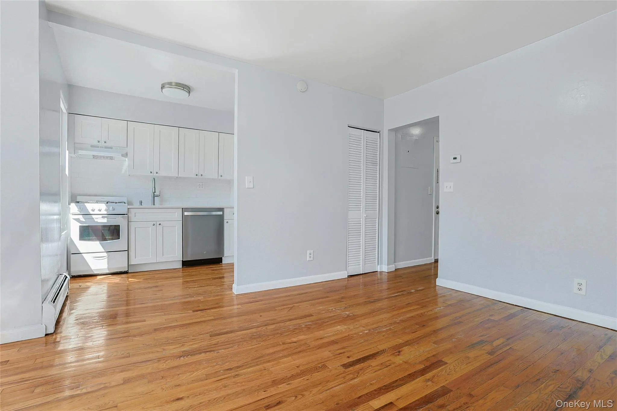 202 Main, Orangetown, NY, 2 Bedrooms Bedrooms, 6 Rooms Rooms,1 BathroomBathrooms,Residential Lease,For Rent,Main,0,1009300 202 Main, Orangetown, NY, 2 Bedrooms Bedrooms, 6 Rooms Rooms,1 BathroomBathrooms,Residential Lease,For Rent,Main,0,1009300