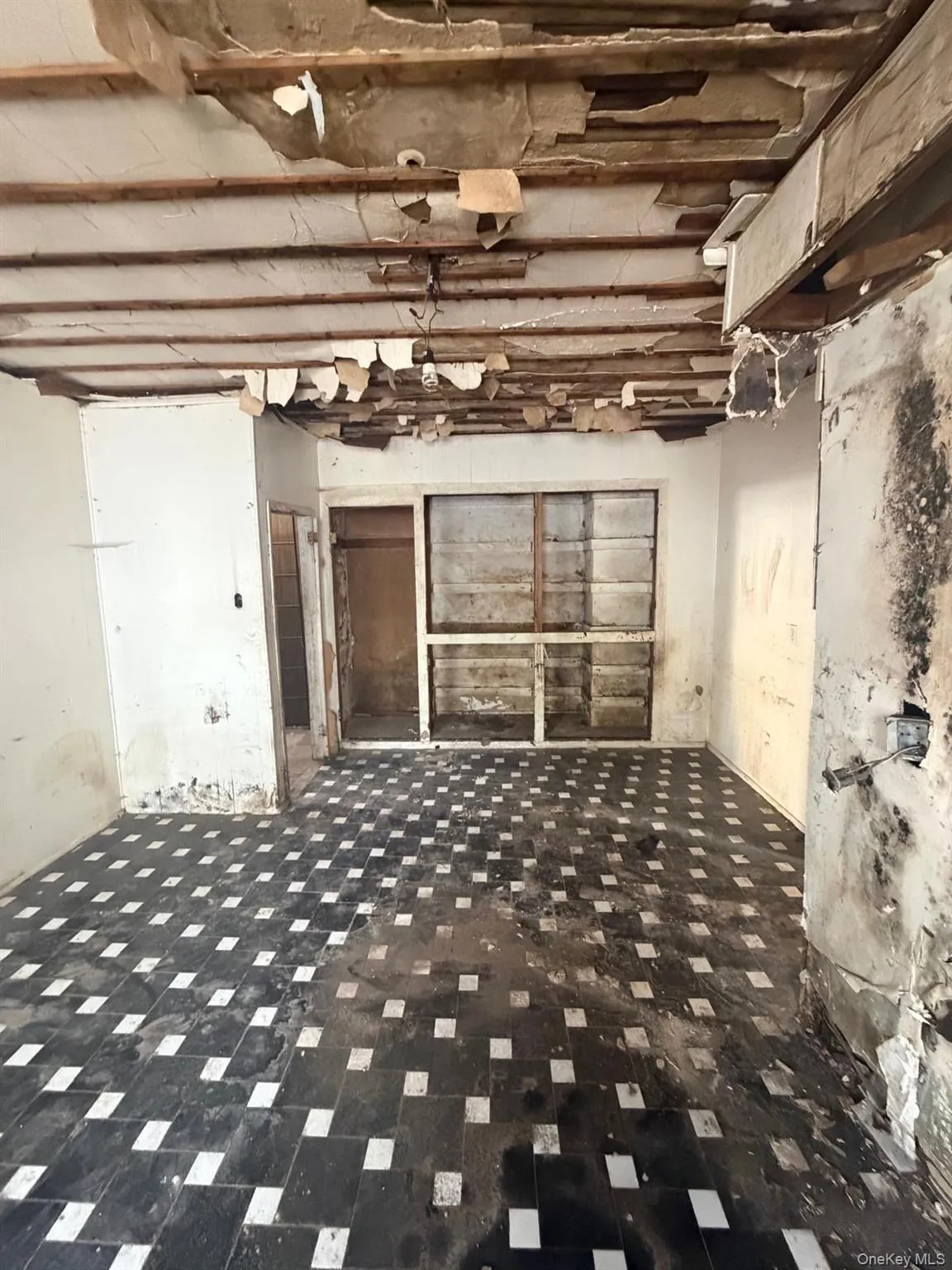 1000 Crescent Street, New York, NY, 3 Bedrooms Bedrooms, 7 Rooms Rooms,1 BathroomBathrooms,Residential,For Rent,Crescent,0,1009303 1000 Crescent Street, New York, NY, 3 Bedrooms Bedrooms, 7 Rooms Rooms,1 BathroomBathrooms,Residential,For Rent,Crescent,0,1009303