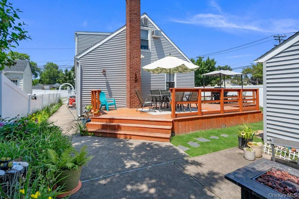 149 Arlington Street, North Hempstead, NY, 3 Bedrooms Bedrooms, 6 Rooms Rooms,2 BathroomsBathrooms,Residential,For Rent,Arlington,0,1009304 149 Arlington Street, North Hempstead, NY, 3 Bedrooms Bedrooms, 6 Rooms Rooms,2 BathroomsBathrooms,Residential,For Rent,Arlington,0,1009304