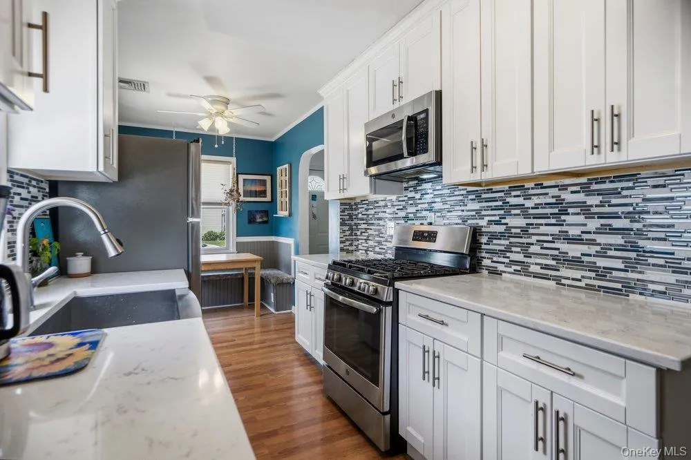 149 Arlington Street, North Hempstead, NY, 3 Bedrooms Bedrooms, 6 Rooms Rooms,2 BathroomsBathrooms,Residential,For Rent,Arlington,0,1009304 149 Arlington Street, North Hempstead, NY, 3 Bedrooms Bedrooms, 6 Rooms Rooms,2 BathroomsBathrooms,Residential,For Rent,Arlington,0,1009304