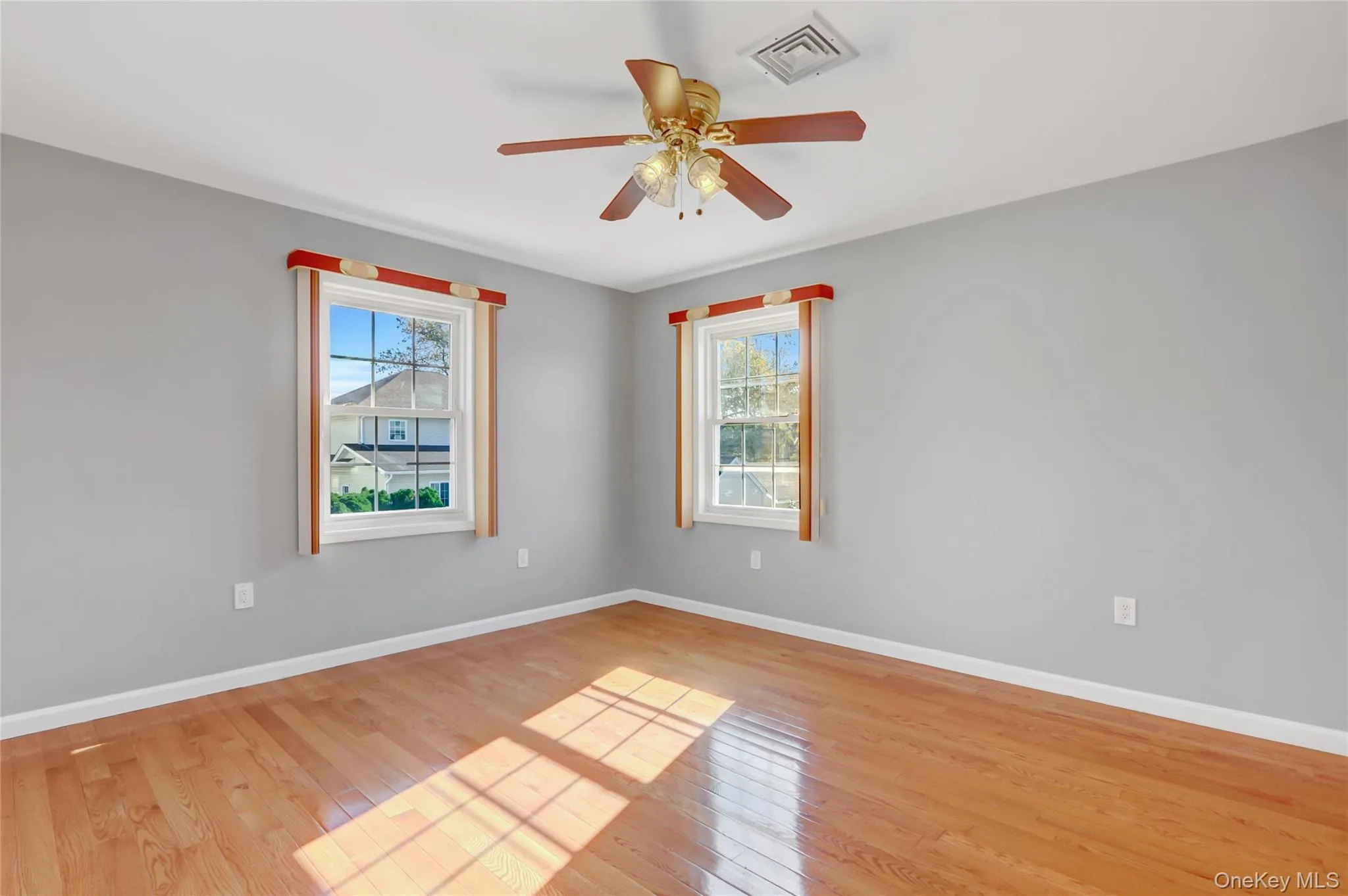 32 3rd Avenue, North Hempstead, NY, 4 Bedrooms Bedrooms, 12 Rooms Rooms,3 BathroomsBathrooms,Residential,For Rent,3rd,0,1009306 32 3rd Avenue, North Hempstead, NY, 4 Bedrooms Bedrooms, 12 Rooms Rooms,3 BathroomsBathrooms,Residential,For Rent,3rd,0,1009306