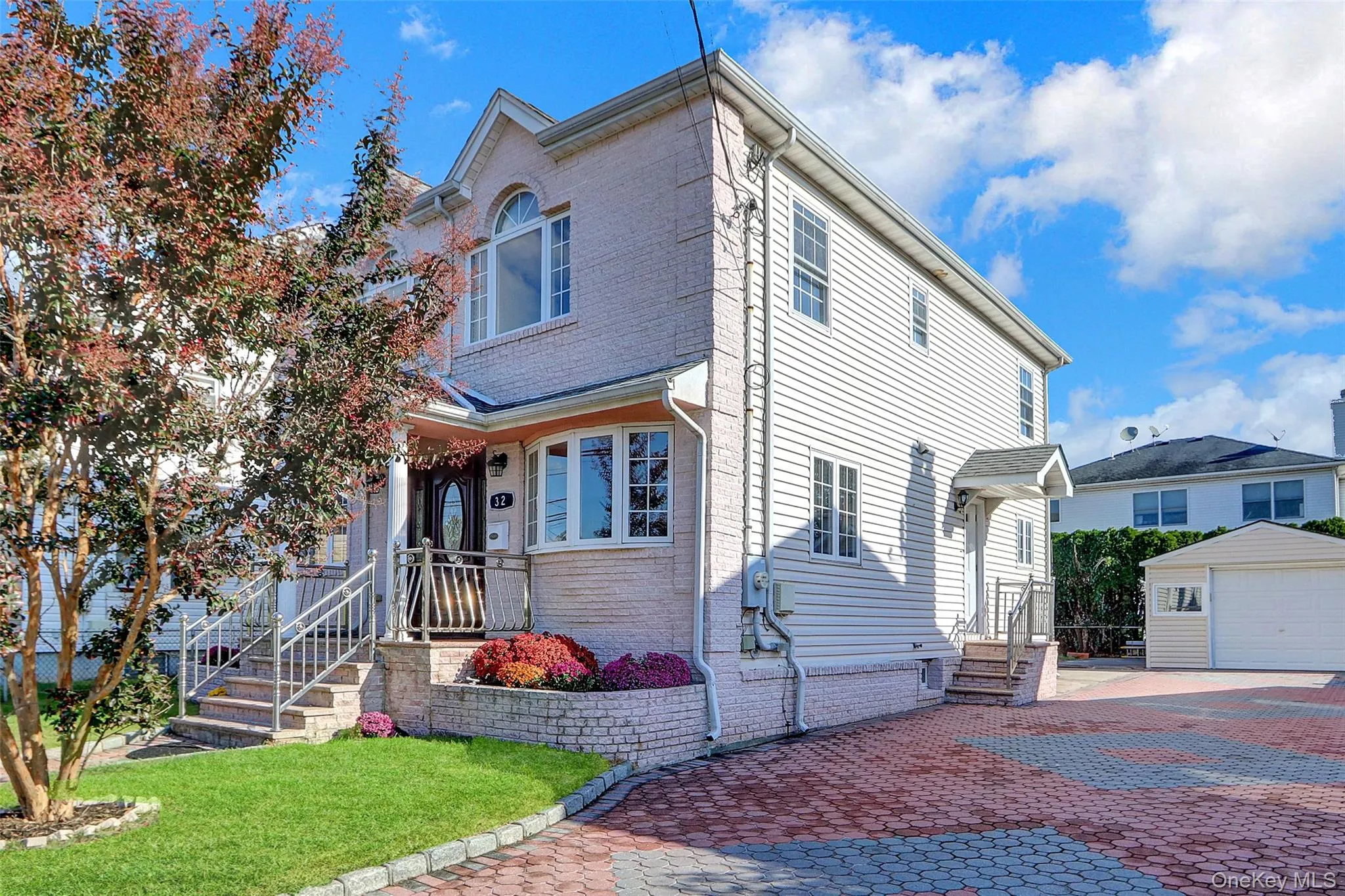 32 3rd Avenue, North Hempstead, NY, 4 Bedrooms Bedrooms, 12 Rooms Rooms,3 BathroomsBathrooms,Residential,For Rent,3rd,0,1009306 32 3rd Avenue, North Hempstead, NY, 4 Bedrooms Bedrooms, 12 Rooms Rooms,3 BathroomsBathrooms,Residential,For Rent,3rd,0,1009306