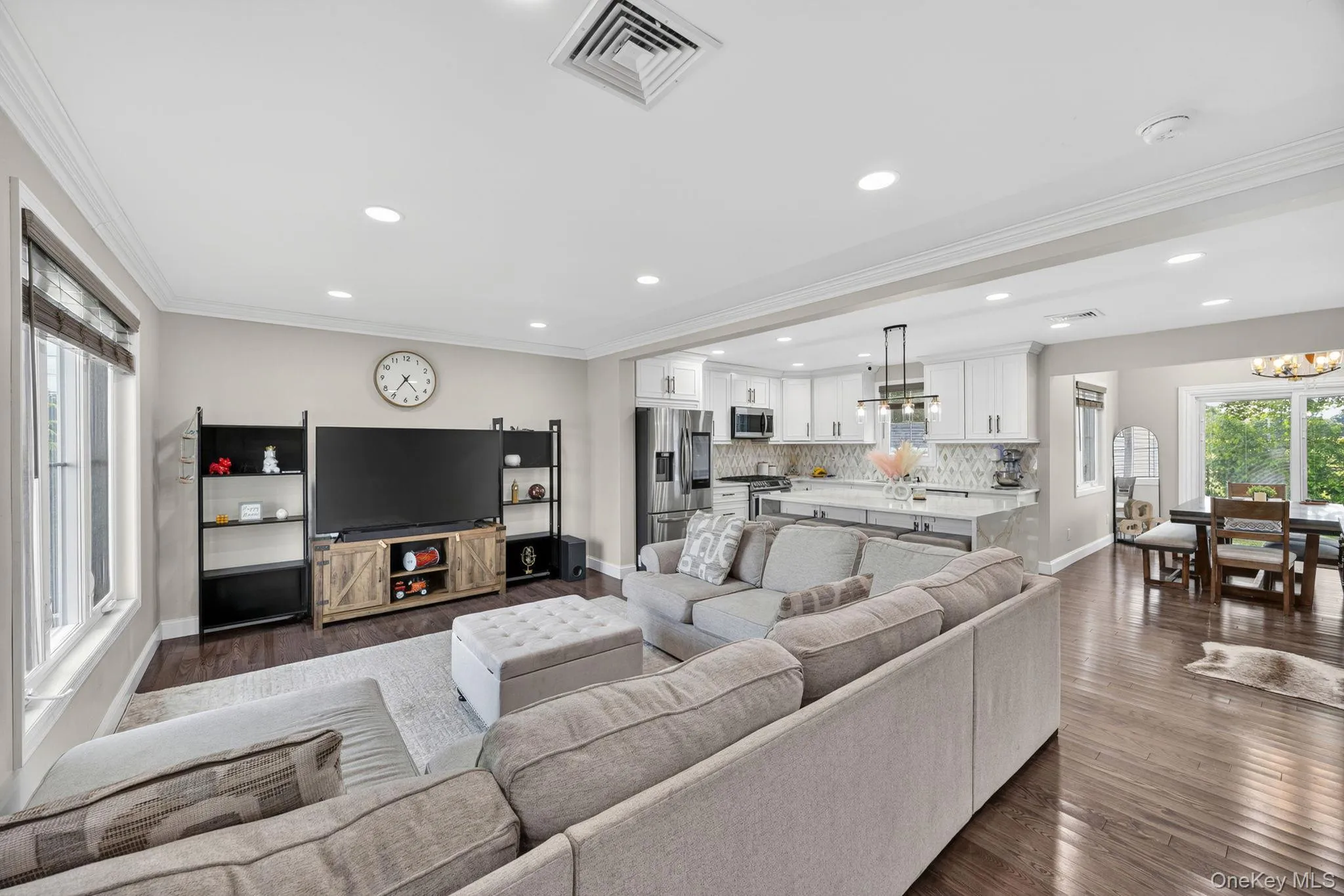 99 Kuhl Avenue, Oyster Bay, NY, 4 Bedrooms Bedrooms, 8 Rooms Rooms,4 BathroomsBathrooms,Residential,For Rent,Kuhl,0,1009307 99 Kuhl Avenue, Oyster Bay, NY, 4 Bedrooms Bedrooms, 8 Rooms Rooms,4 BathroomsBathrooms,Residential,For Rent,Kuhl,0,1009307