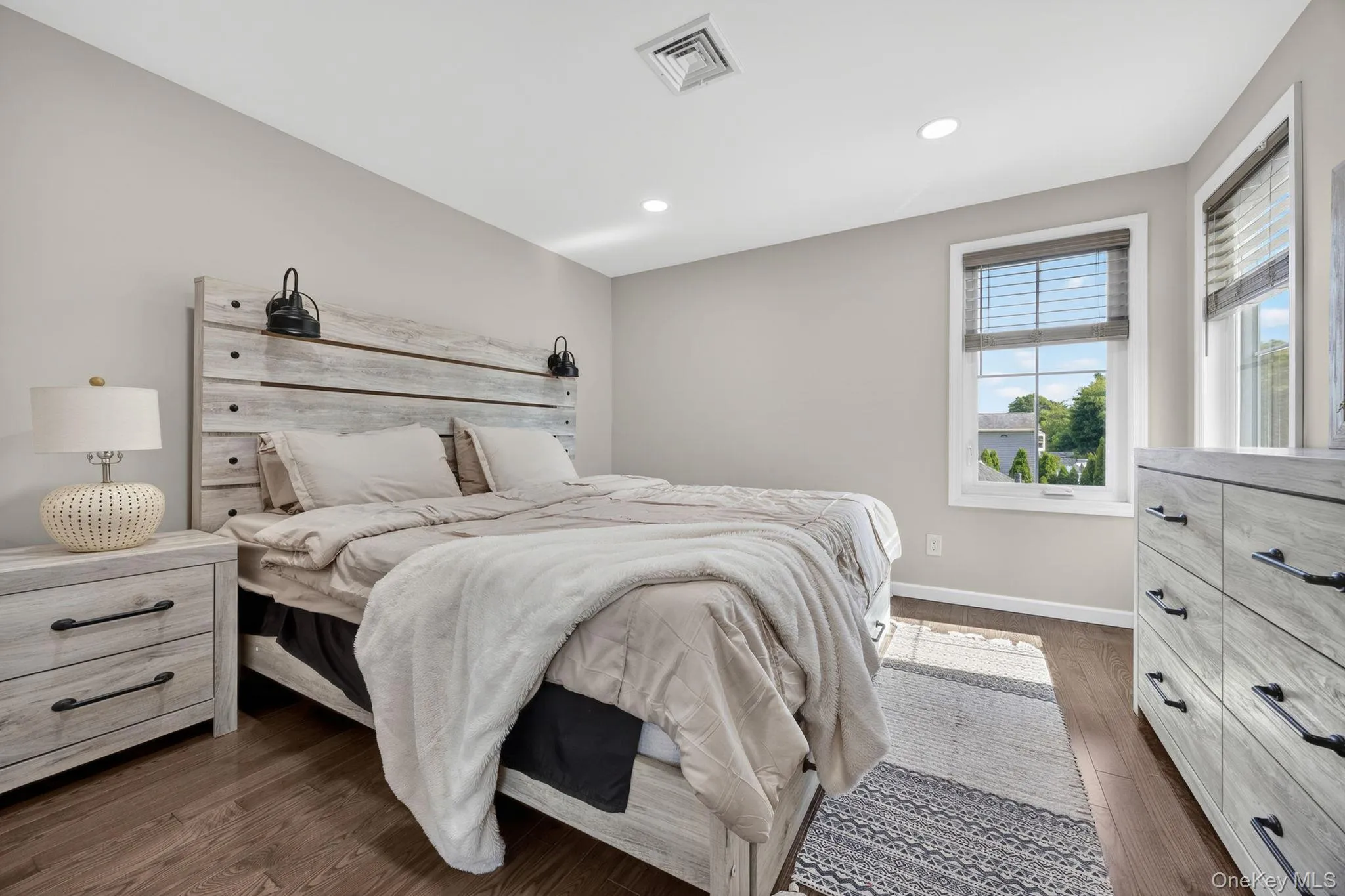 99 Kuhl Avenue, Oyster Bay, NY, 4 Bedrooms Bedrooms, 8 Rooms Rooms,4 BathroomsBathrooms,Residential,For Rent,Kuhl,0,1009307 99 Kuhl Avenue, Oyster Bay, NY, 4 Bedrooms Bedrooms, 8 Rooms Rooms,4 BathroomsBathrooms,Residential,For Rent,Kuhl,0,1009307