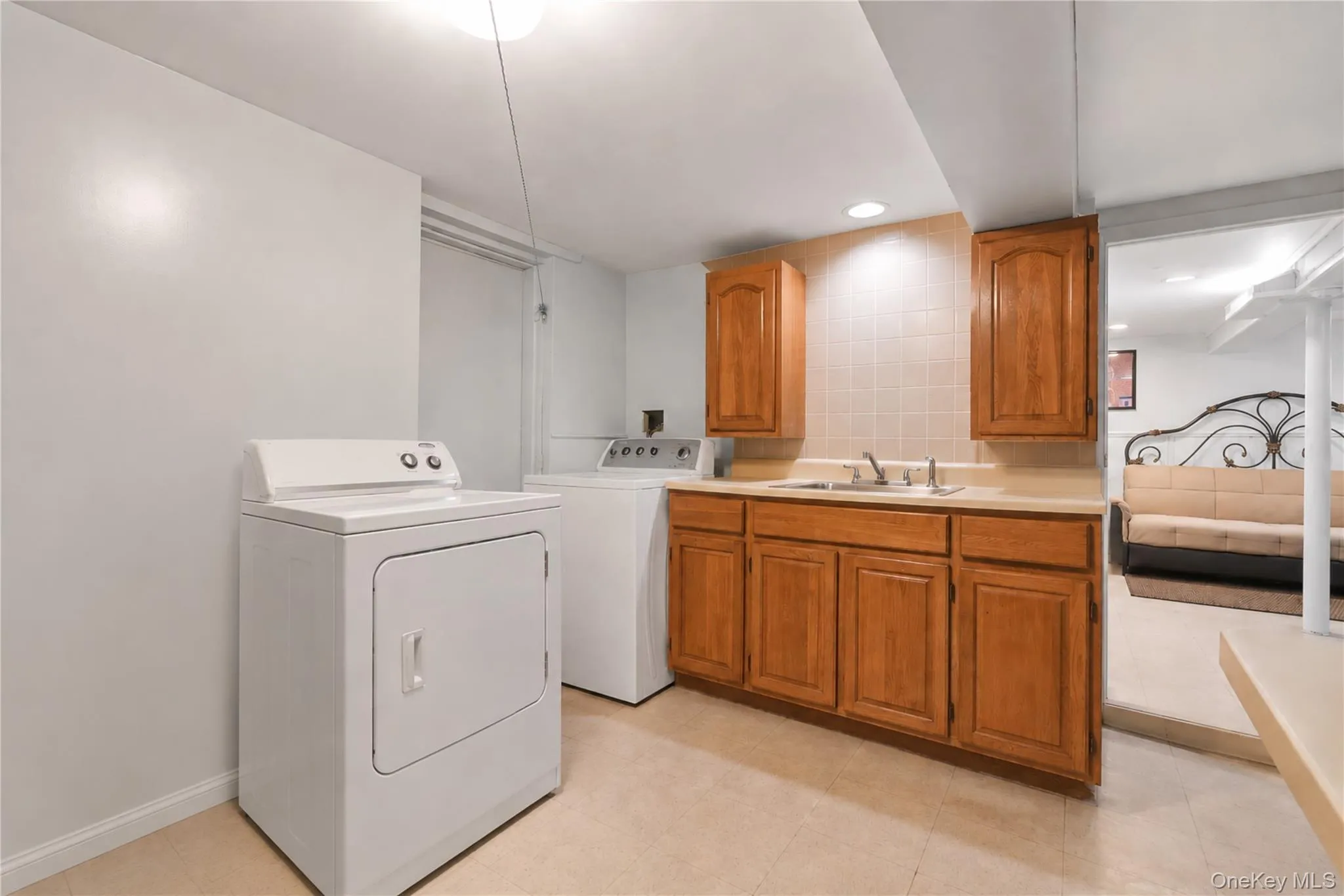 3 Ash Court, Hempstead, NY, 4 Bedrooms Bedrooms, 9 Rooms Rooms,2 BathroomsBathrooms,Residential,For Rent,Ash,0,1009313 3 Ash Court, Hempstead, NY, 4 Bedrooms Bedrooms, 9 Rooms Rooms,2 BathroomsBathrooms,Residential,For Rent,Ash,0,1009313