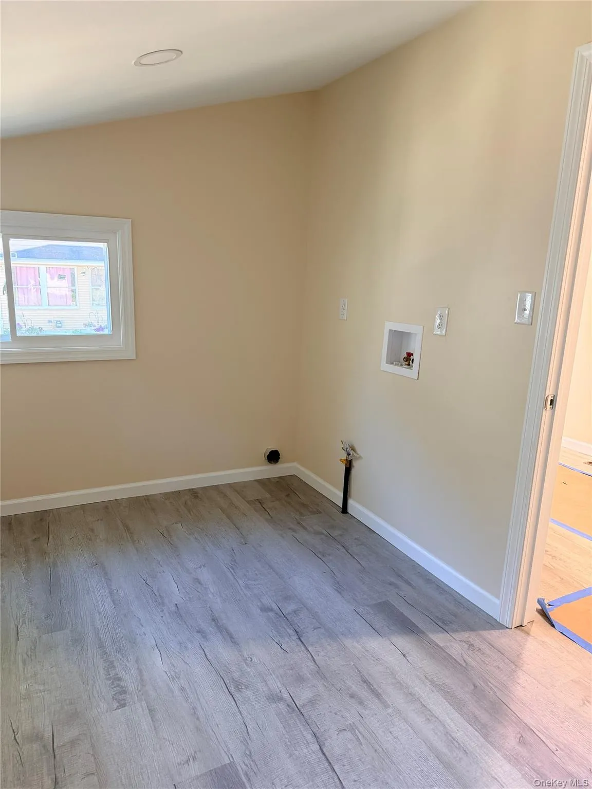 1 Chestnut Street, Middletown, NY, 3 Bedrooms Bedrooms, 5 Rooms Rooms,1 BathroomBathrooms,Residential,For Rent,Chestnut,0,1009319 1 Chestnut Street, Middletown, NY, 3 Bedrooms Bedrooms, 5 Rooms Rooms,1 BathroomBathrooms,Residential,For Rent,Chestnut,0,1009319