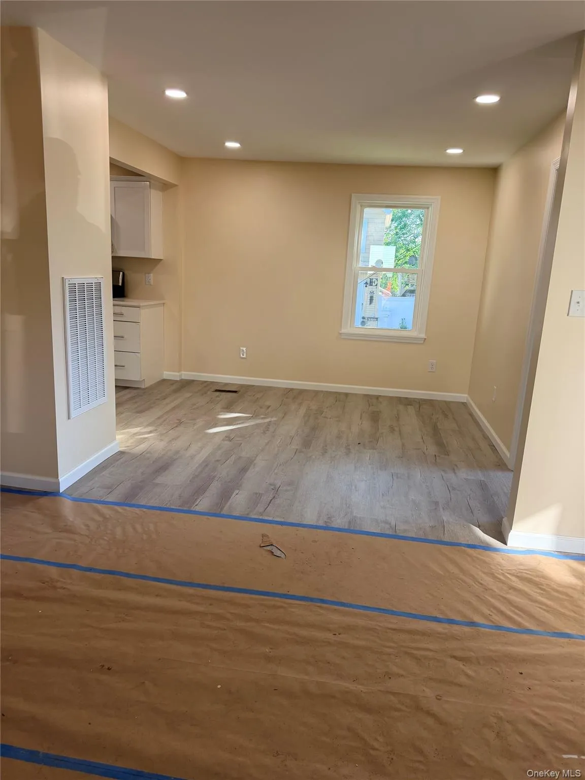1 Chestnut Street, Middletown, NY, 3 Bedrooms Bedrooms, 5 Rooms Rooms,1 BathroomBathrooms,Residential,For Rent,Chestnut,0,1009319 1 Chestnut Street, Middletown, NY, 3 Bedrooms Bedrooms, 5 Rooms Rooms,1 BathroomBathrooms,Residential,For Rent,Chestnut,0,1009319