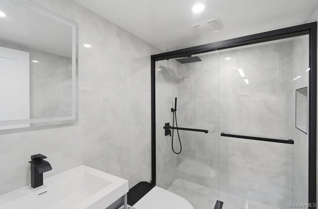 2934 Kinloch Road, Hempstead, NY, 4 Bedrooms Bedrooms, 7 Rooms Rooms,2 BathroomsBathrooms,Residential,For Rent,Kinloch,0,1009324 2934 Kinloch Road, Hempstead, NY, 4 Bedrooms Bedrooms, 7 Rooms Rooms,2 BathroomsBathrooms,Residential,For Rent,Kinloch,0,1009324