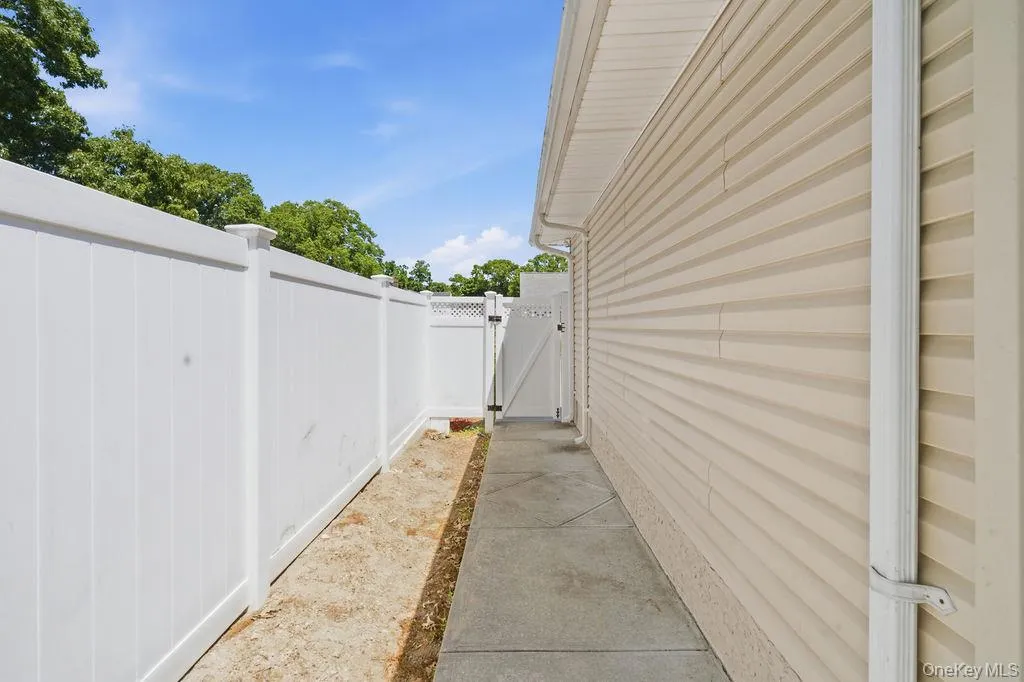 2934 Kinloch Road, Hempstead, NY, 4 Bedrooms Bedrooms, 7 Rooms Rooms,2 BathroomsBathrooms,Residential,For Rent,Kinloch,0,1009324 2934 Kinloch Road, Hempstead, NY, 4 Bedrooms Bedrooms, 7 Rooms Rooms,2 BathroomsBathrooms,Residential,For Rent,Kinloch,0,1009324