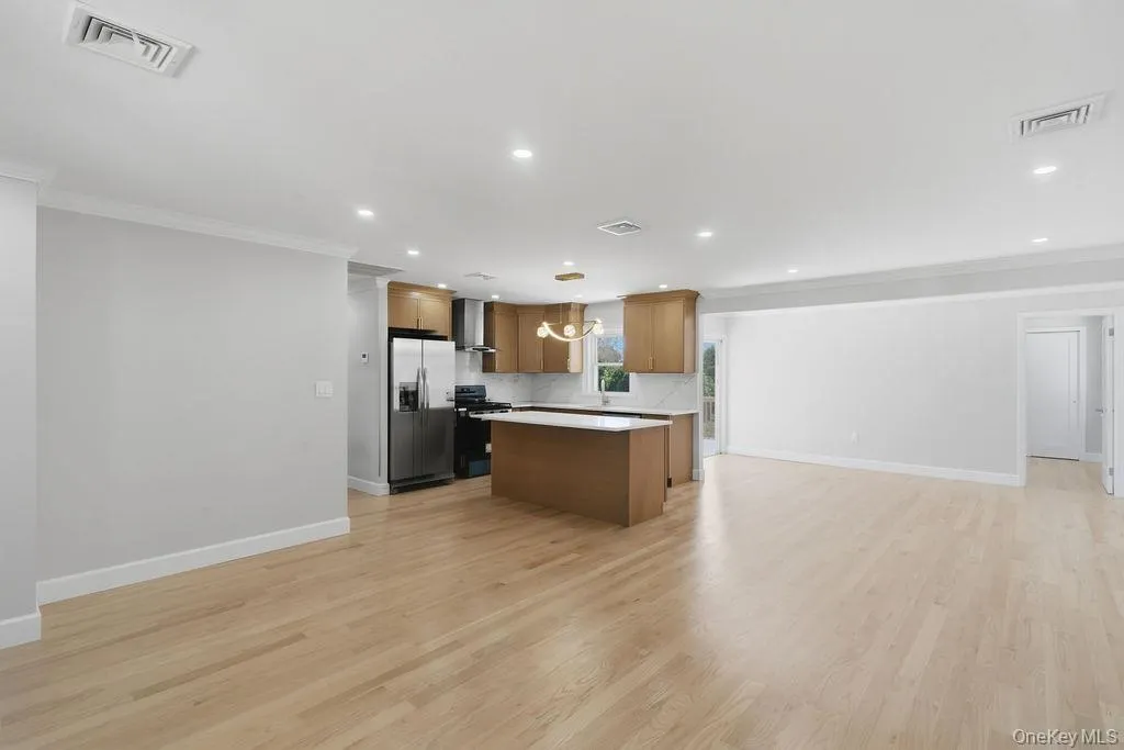 2934 Kinloch Road, Hempstead, NY, 4 Bedrooms Bedrooms, 7 Rooms Rooms,2 BathroomsBathrooms,Residential,For Rent,Kinloch,0,1009324 2934 Kinloch Road, Hempstead, NY, 4 Bedrooms Bedrooms, 7 Rooms Rooms,2 BathroomsBathrooms,Residential,For Rent,Kinloch,0,1009324