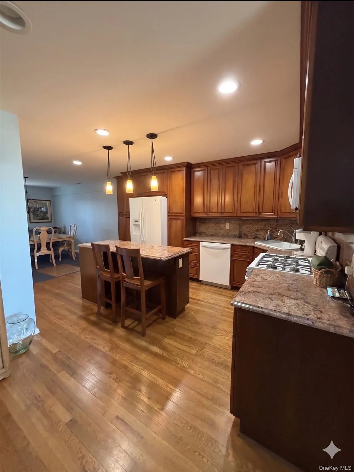 133 Broadway, Long Beach, NY, 3 Bedrooms Bedrooms, 6 Rooms Rooms,2 BathroomsBathrooms,Residential Lease,For Rent,Broadway,0,1009325 133 Broadway, Long Beach, NY, 3 Bedrooms Bedrooms, 6 Rooms Rooms,2 BathroomsBathrooms,Residential Lease,For Rent,Broadway,0,1009325