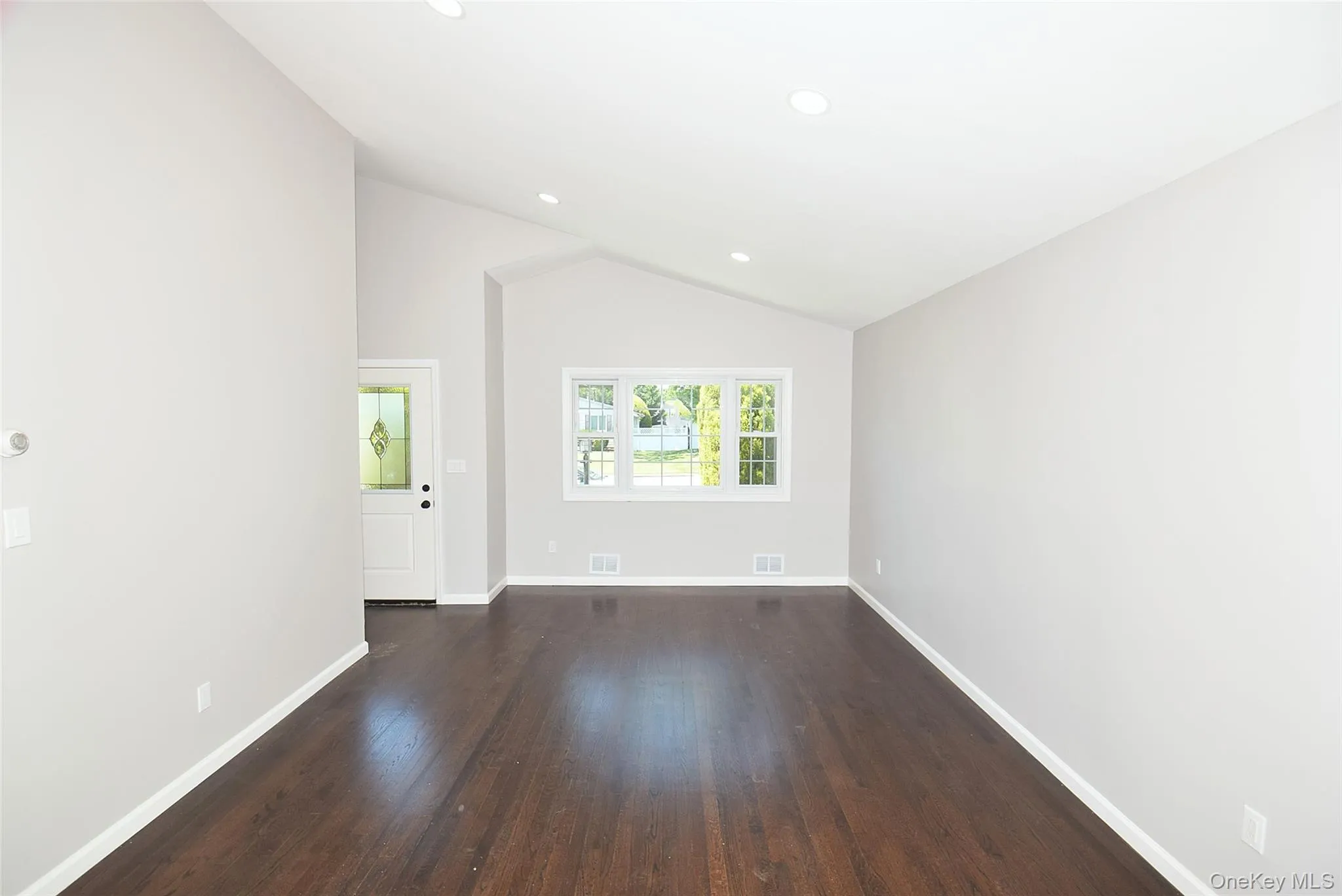 235 1st Street, Babylon, NY, 4 Bedrooms Bedrooms, 6 Rooms Rooms,2 BathroomsBathrooms,Residential,For Rent,1st,0,1009327 235 1st Street, Babylon, NY, 4 Bedrooms Bedrooms, 6 Rooms Rooms,2 BathroomsBathrooms,Residential,For Rent,1st,0,1009327
