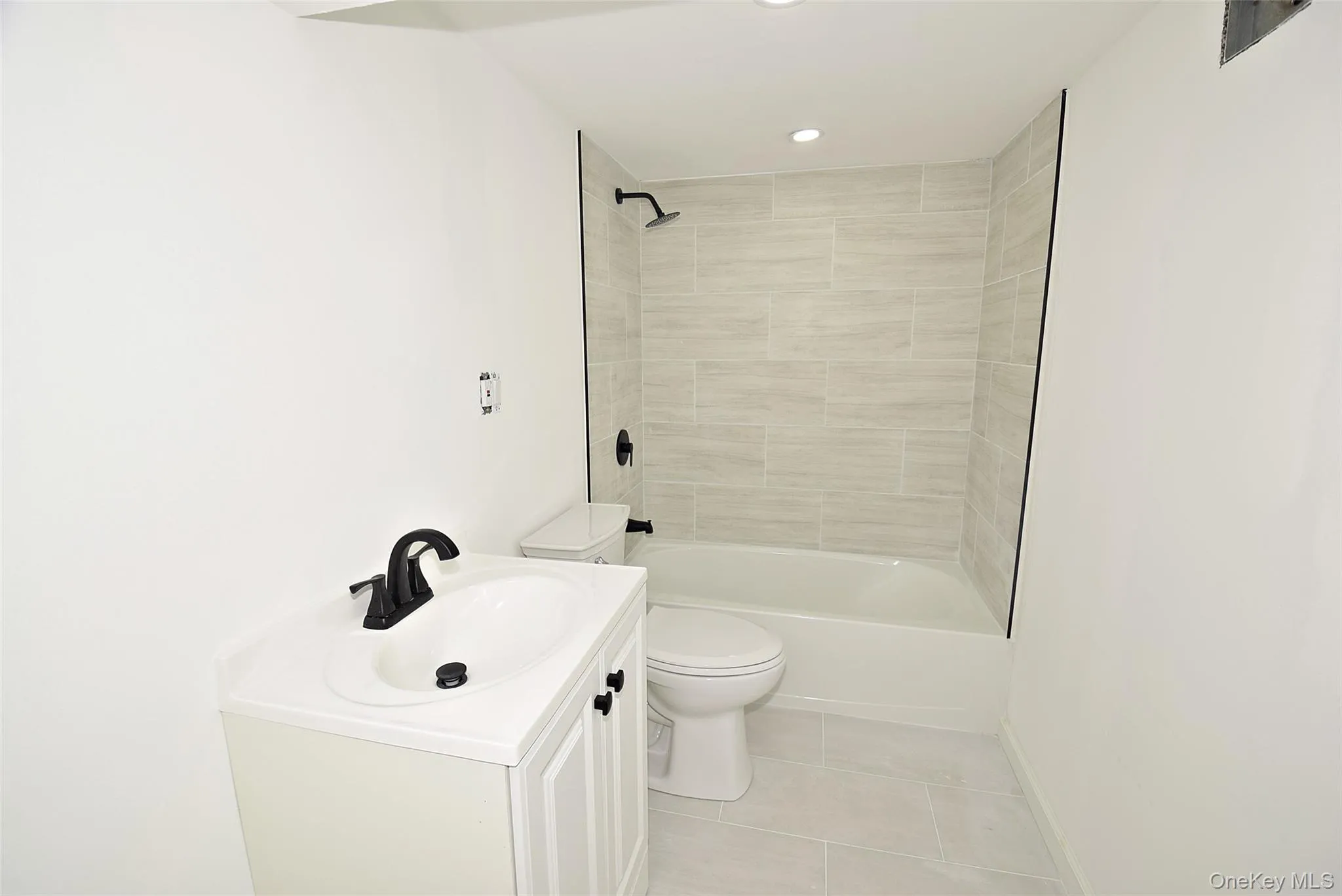 235 1st Street, Babylon, NY, 4 Bedrooms Bedrooms, 6 Rooms Rooms,2 BathroomsBathrooms,Residential,For Rent,1st,0,1009327 235 1st Street, Babylon, NY, 4 Bedrooms Bedrooms, 6 Rooms Rooms,2 BathroomsBathrooms,Residential,For Rent,1st,0,1009327