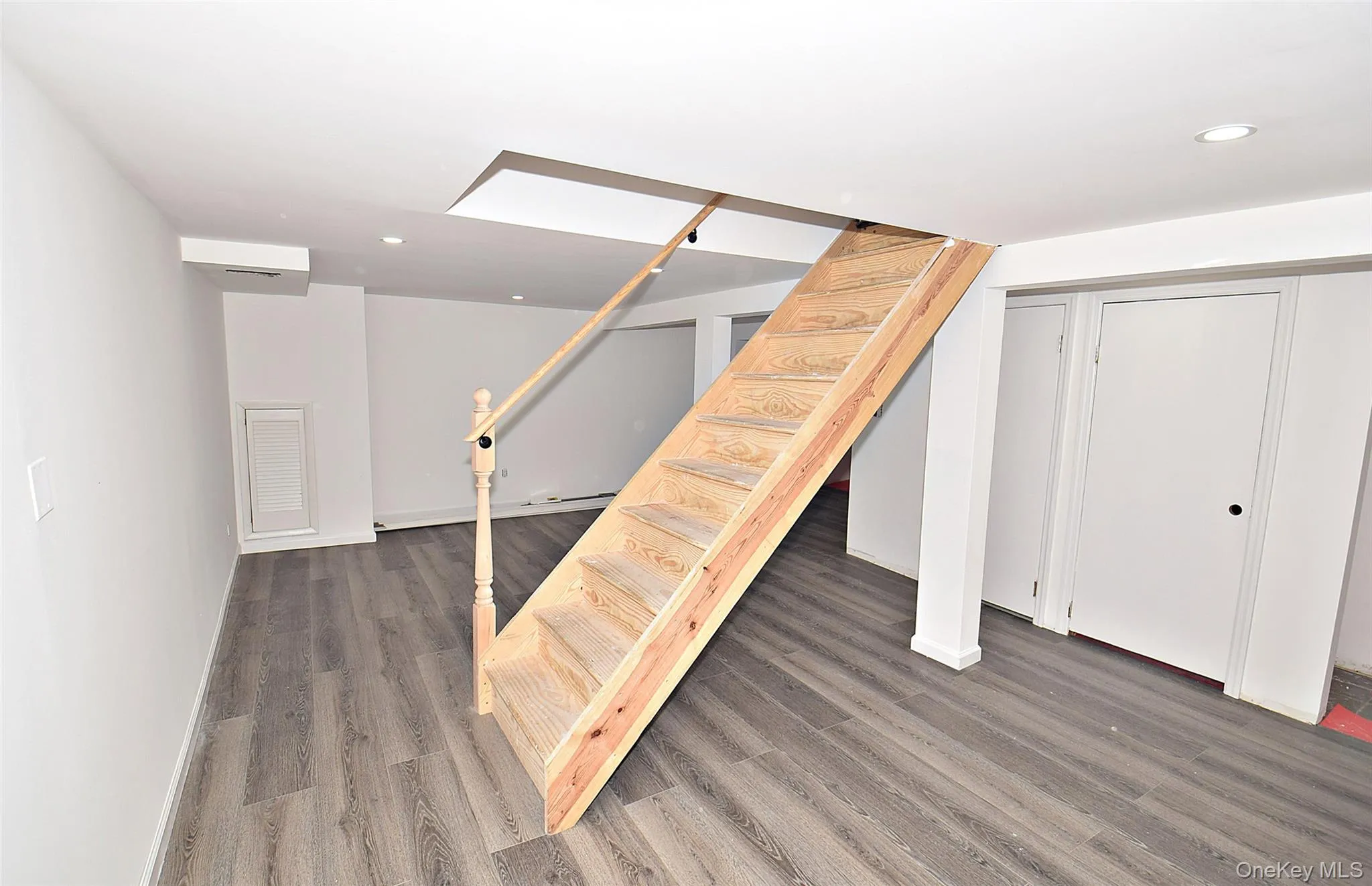 235 1st Street, Babylon, NY, 4 Bedrooms Bedrooms, 6 Rooms Rooms,2 BathroomsBathrooms,Residential,For Rent,1st,0,1009327 235 1st Street, Babylon, NY, 4 Bedrooms Bedrooms, 6 Rooms Rooms,2 BathroomsBathrooms,Residential,For Rent,1st,0,1009327