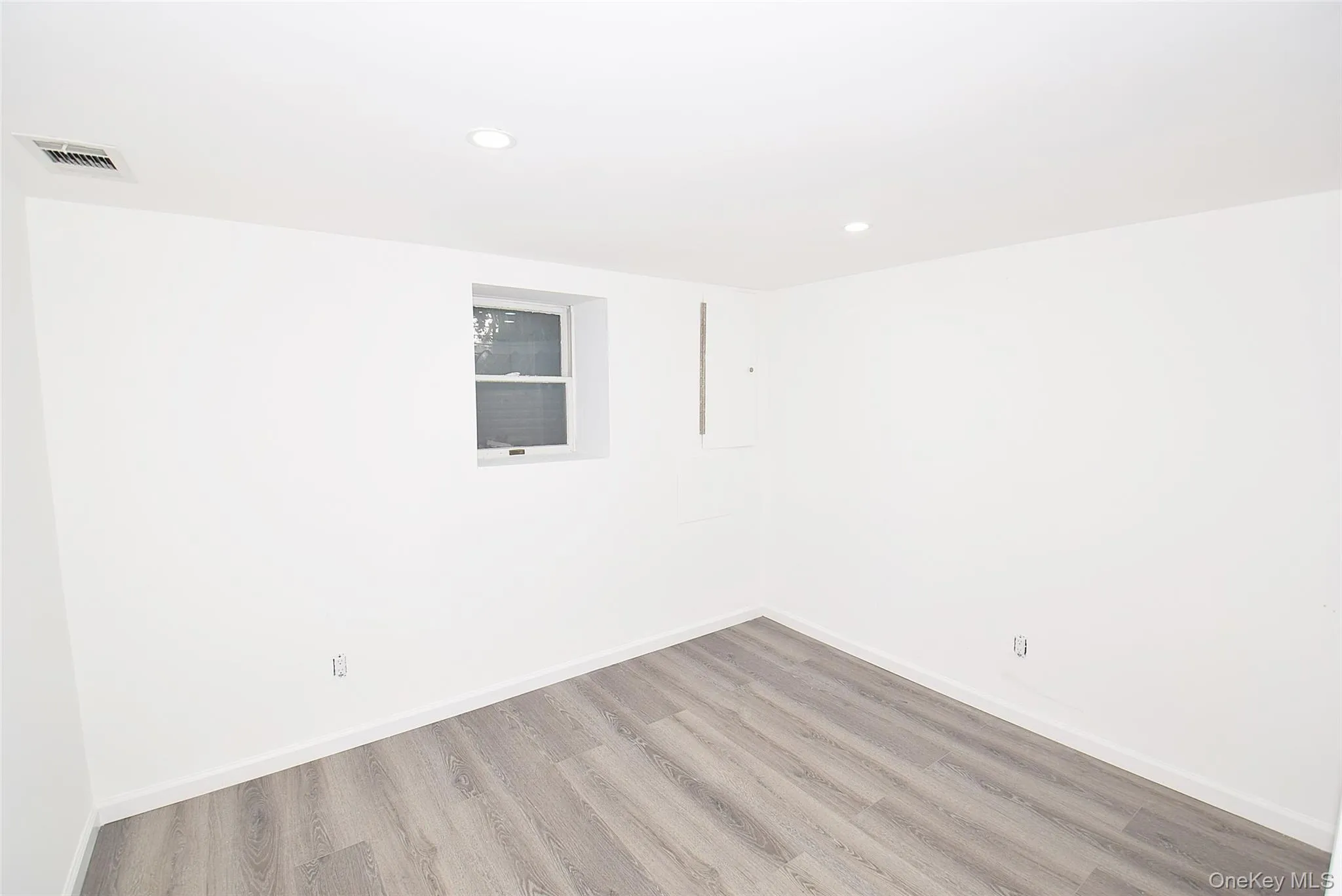 235 1st Street, Babylon, NY, 4 Bedrooms Bedrooms, 6 Rooms Rooms,2 BathroomsBathrooms,Residential,For Rent,1st,0,1009327 235 1st Street, Babylon, NY, 4 Bedrooms Bedrooms, 6 Rooms Rooms,2 BathroomsBathrooms,Residential,For Rent,1st,0,1009327
