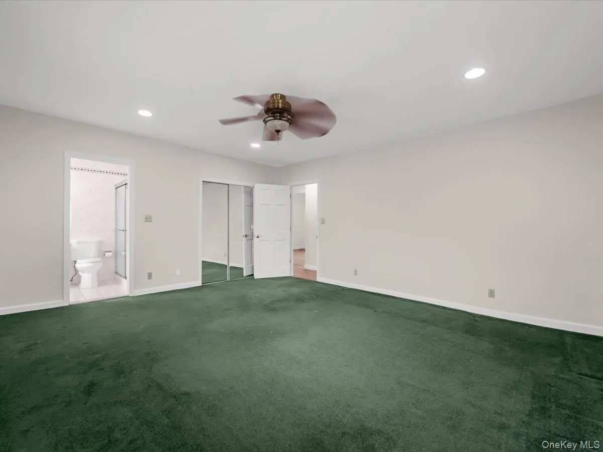 215 MIDDLE NECK Road, North Hempstead, NY, 3 Bedrooms Bedrooms, 6 Rooms Rooms,2 BathroomsBathrooms,Residential,For Rent,MIDDLE NECK,0,1009328 215 MIDDLE NECK Road, North Hempstead, NY, 3 Bedrooms Bedrooms, 6 Rooms Rooms,2 BathroomsBathrooms,Residential,For Rent,MIDDLE NECK,0,1009328