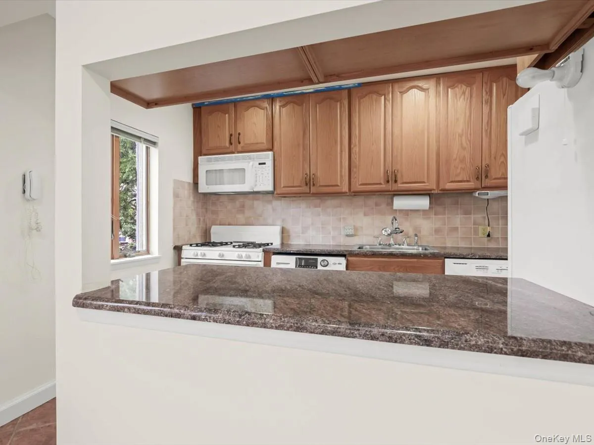 215 MIDDLE NECK Road, North Hempstead, NY, 3 Bedrooms Bedrooms, 6 Rooms Rooms,2 BathroomsBathrooms,Residential,For Rent,MIDDLE NECK,0,1009328 215 MIDDLE NECK Road, North Hempstead, NY, 3 Bedrooms Bedrooms, 6 Rooms Rooms,2 BathroomsBathrooms,Residential,For Rent,MIDDLE NECK,0,1009328