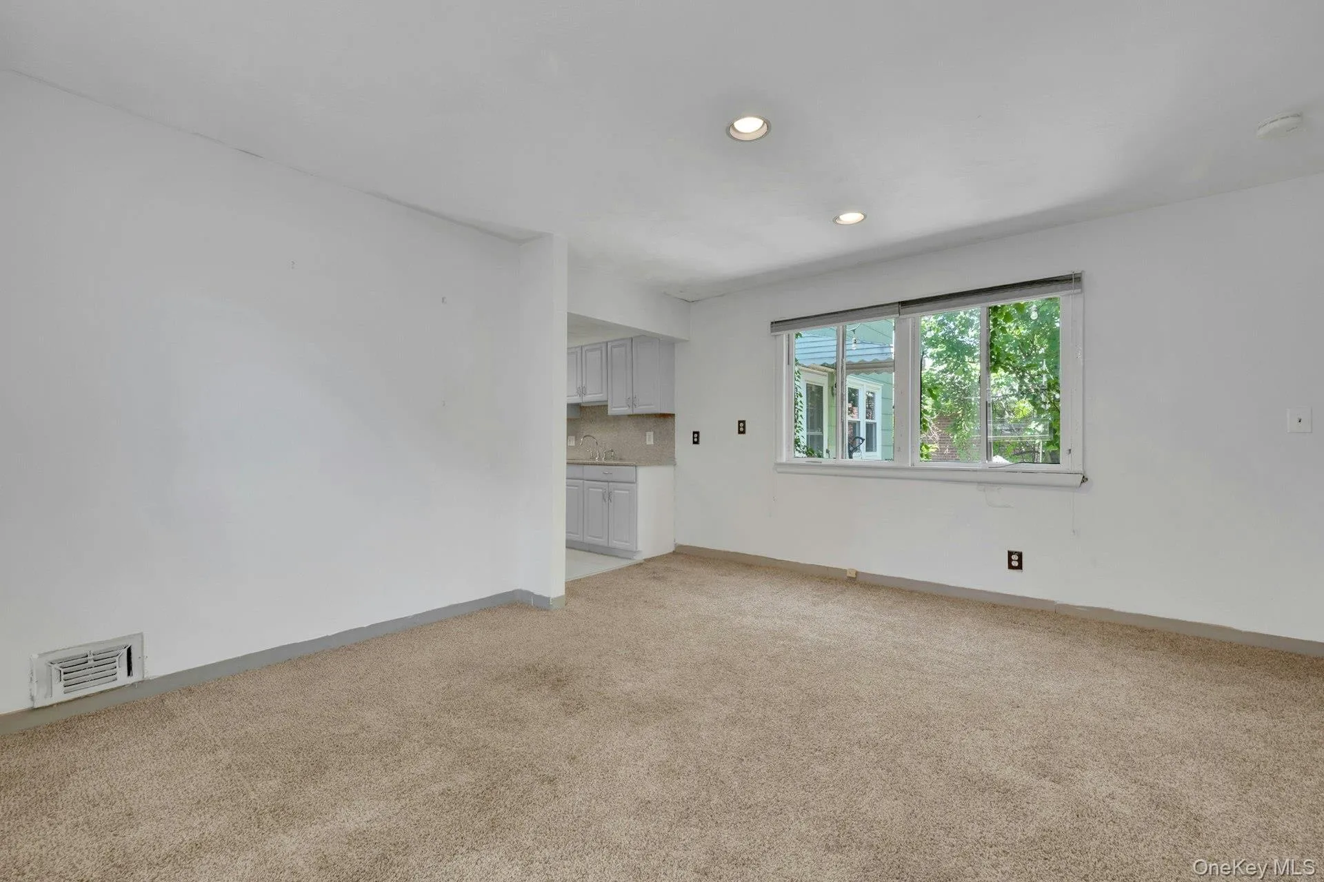 14 Gerri Lane, Yonkers, NY, 3 Bedrooms Bedrooms, 8 Rooms Rooms,1 BathroomBathrooms,Residential,For Rent,Gerri,0,1009330 14 Gerri Lane, Yonkers, NY, 3 Bedrooms Bedrooms, 8 Rooms Rooms,1 BathroomBathrooms,Residential,For Rent,Gerri,0,1009330