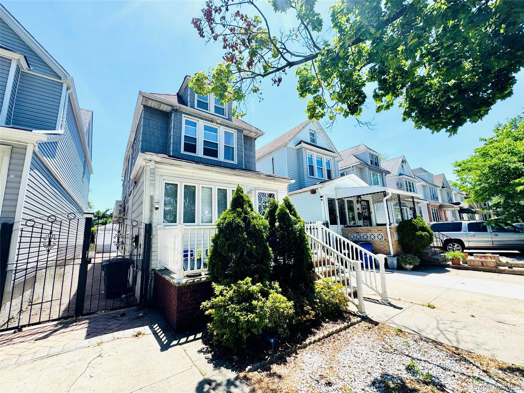 6220 80th Road, New York, NY, 4 Bedrooms Bedrooms, 5 Rooms Rooms,3 BathroomsBathrooms,Residential,For Rent,80th,0,1009331 6220 80th Road, New York, NY, 4 Bedrooms Bedrooms, 5 Rooms Rooms,3 BathroomsBathrooms,Residential,For Rent,80th,0,1009331
