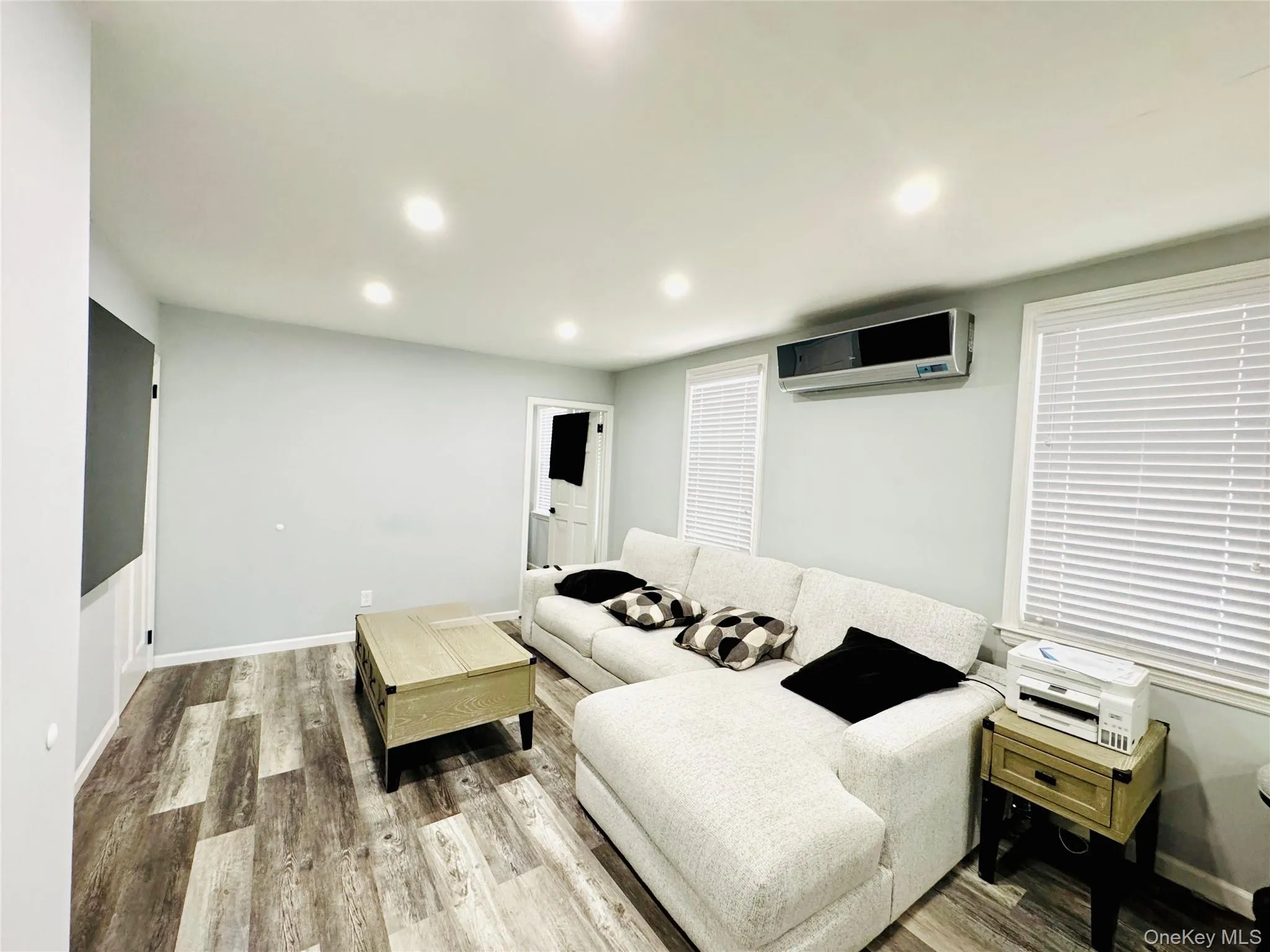 6220 80th Road, New York, NY, 4 Bedrooms Bedrooms, 5 Rooms Rooms,3 BathroomsBathrooms,Residential,For Rent,80th,0,1009331 6220 80th Road, New York, NY, 4 Bedrooms Bedrooms, 5 Rooms Rooms,3 BathroomsBathrooms,Residential,For Rent,80th,0,1009331
