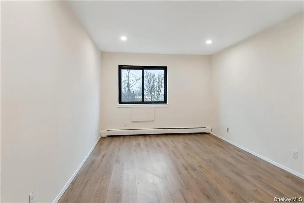 142 Trenchard Street, Yonkers, NY, 1 Bedroom Bedrooms, 4 Rooms Rooms,1 BathroomBathrooms,Residential Lease,For Rent,Trenchard,0,1009332 142 Trenchard Street, Yonkers, NY, 1 Bedroom Bedrooms, 4 Rooms Rooms,1 BathroomBathrooms,Residential Lease,For Rent,Trenchard,0,1009332