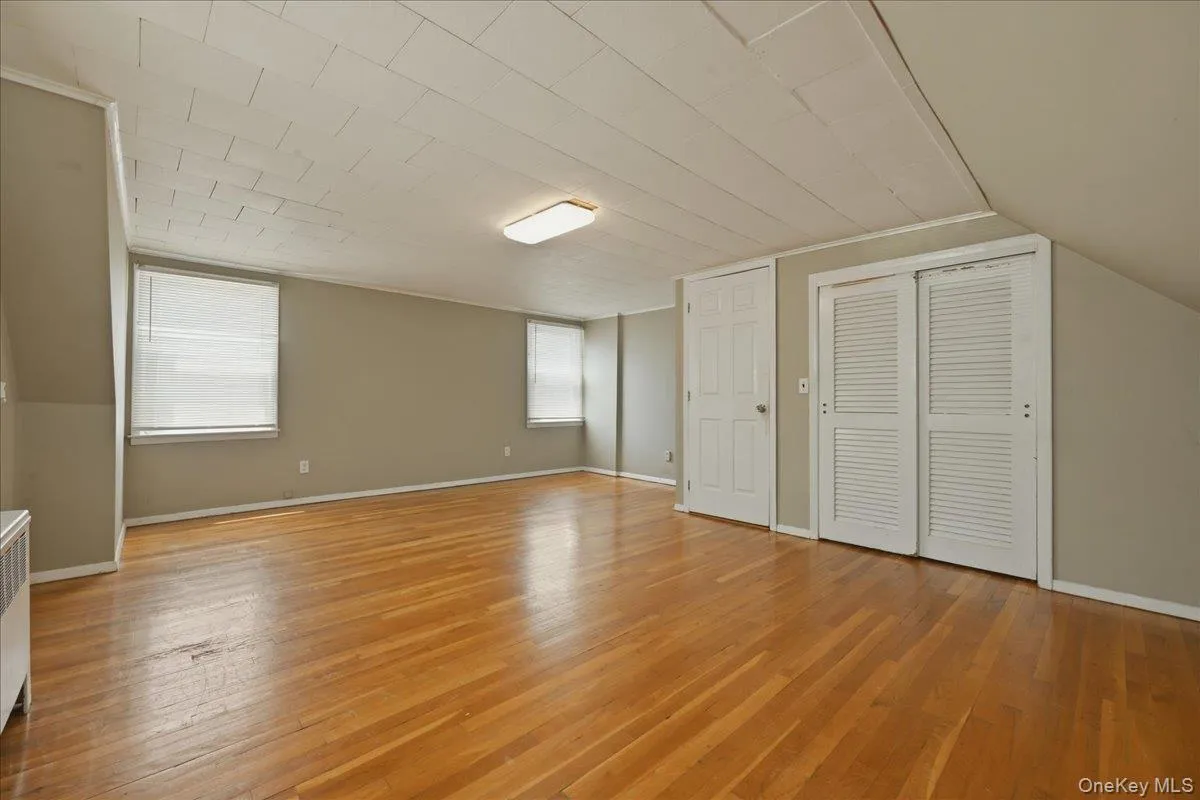 Bonus Room One, Top Floor Bonus Room One, Top Floor
