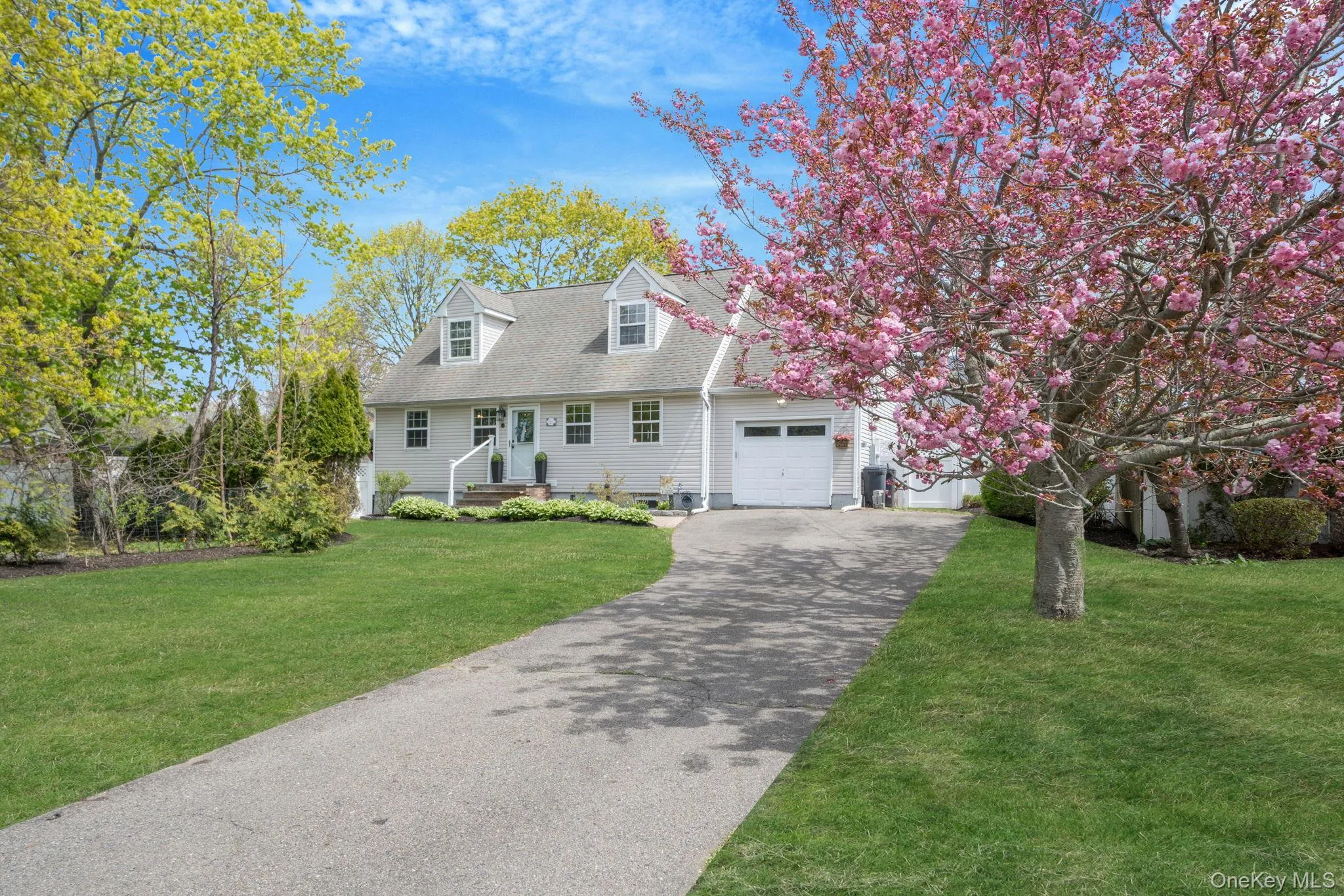 51 Lake Drive, Brookhaven, NY, 3 Bedrooms Bedrooms, 6 Rooms Rooms,2 BathroomsBathrooms,Residential,For Rent,Lake,0,1009335 51 Lake Drive, Brookhaven, NY, 3 Bedrooms Bedrooms, 6 Rooms Rooms,2 BathroomsBathrooms,Residential,For Rent,Lake,0,1009335