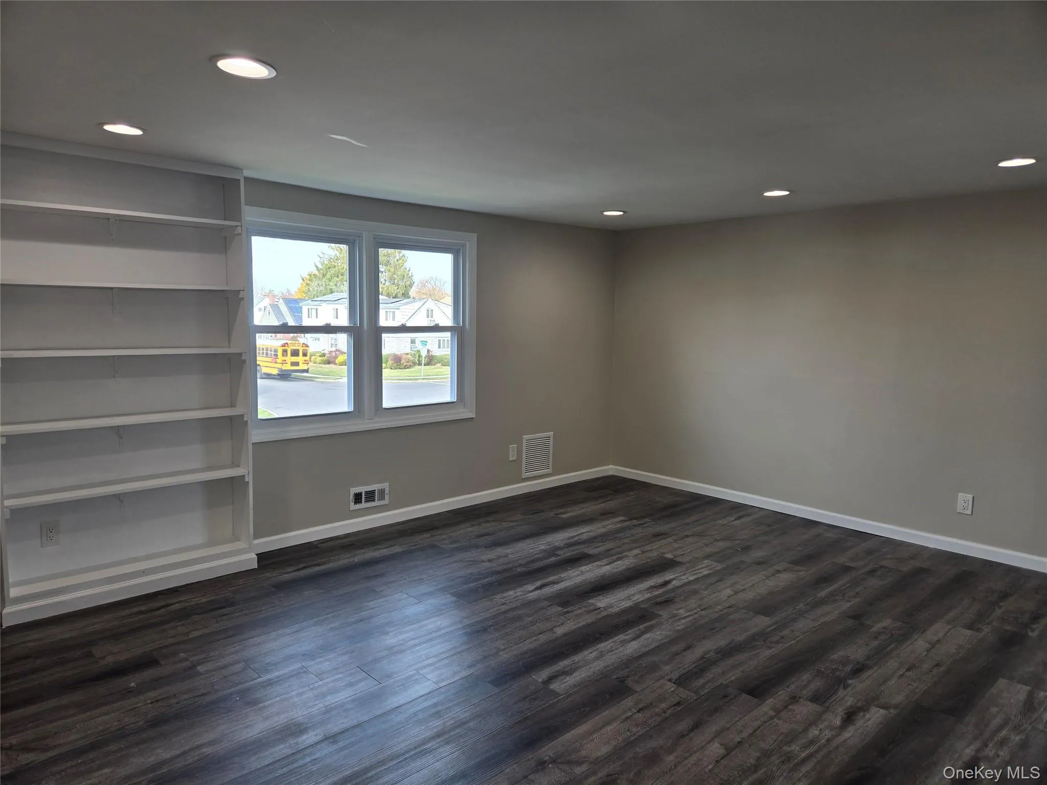 35 Keegan Street, Hempstead, NY, 1 Bedroom Bedrooms, 3 Rooms Rooms,1 BathroomBathrooms,Residential Lease,For Rent,Keegan,0,1009338 35 Keegan Street, Hempstead, NY, 1 Bedroom Bedrooms, 3 Rooms Rooms,1 BathroomBathrooms,Residential Lease,For Rent,Keegan,0,1009338