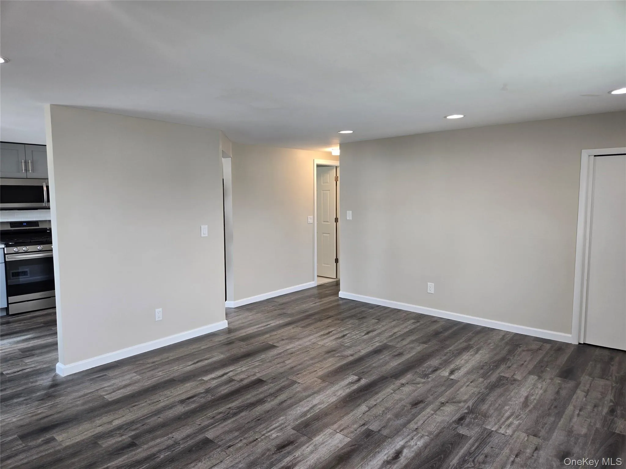 35 Keegan Street, Hempstead, NY, 1 Bedroom Bedrooms, 3 Rooms Rooms,1 BathroomBathrooms,Residential Lease,For Rent,Keegan,0,1009338 35 Keegan Street, Hempstead, NY, 1 Bedroom Bedrooms, 3 Rooms Rooms,1 BathroomBathrooms,Residential Lease,For Rent,Keegan,0,1009338