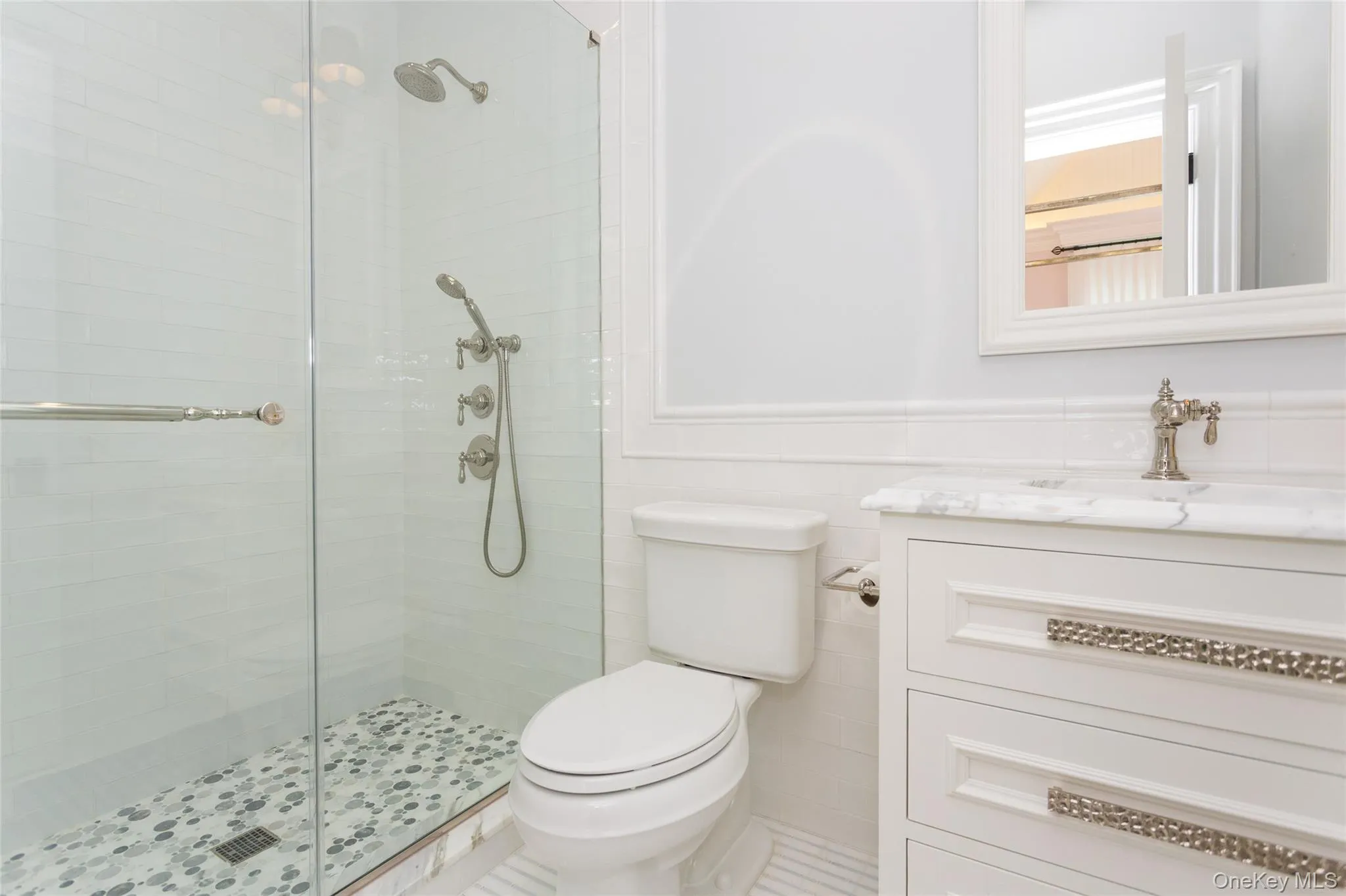 7 Pine Drive, North Hempstead, NY, 6 Bedrooms Bedrooms, 11 Rooms Rooms,6 BathroomsBathrooms,Residential,For Rent,Pine,0,1009341 7 Pine Drive, North Hempstead, NY, 6 Bedrooms Bedrooms, 11 Rooms Rooms,6 BathroomsBathrooms,Residential,For Rent,Pine,0,1009341
